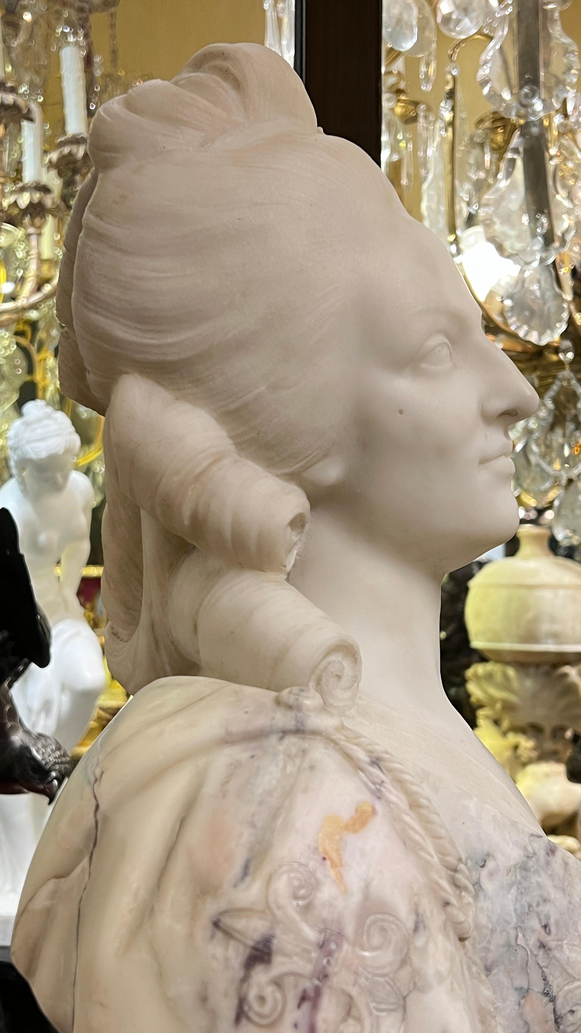 19th Century Marie Antoinette Marble Bust After Felix Lecomte (1737-1817) In Good Condition For Sale In New York, NY
