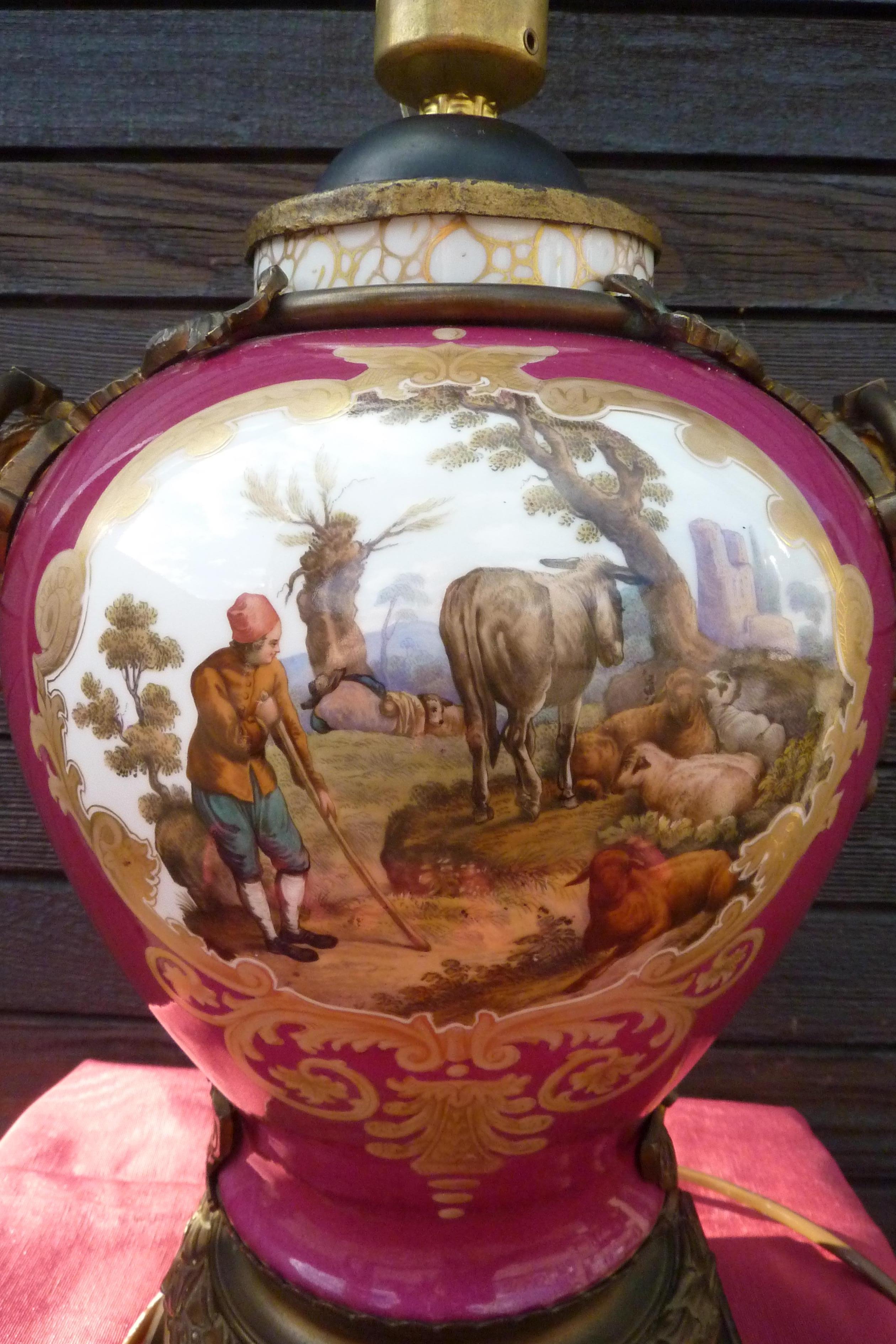 19th Century Maroon Pink Hand Painted Porcelain Lamp by Dresden In Good Condition For Sale In Groningen, NL