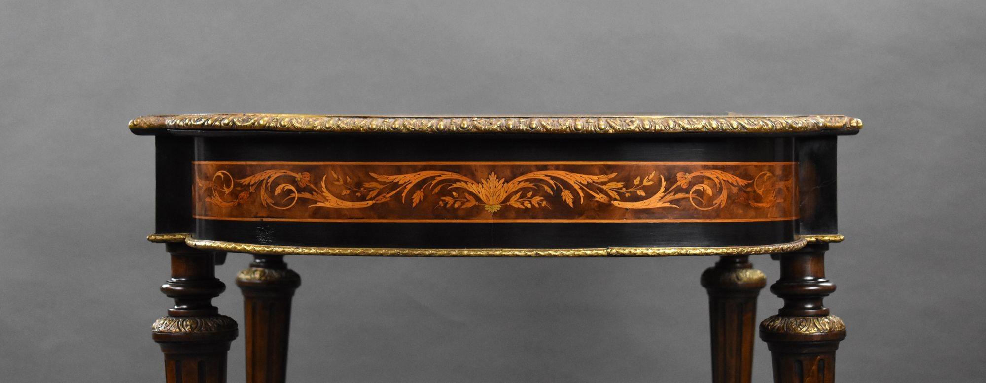 Table de centre en marqueterie du 19e siècle en vente 13