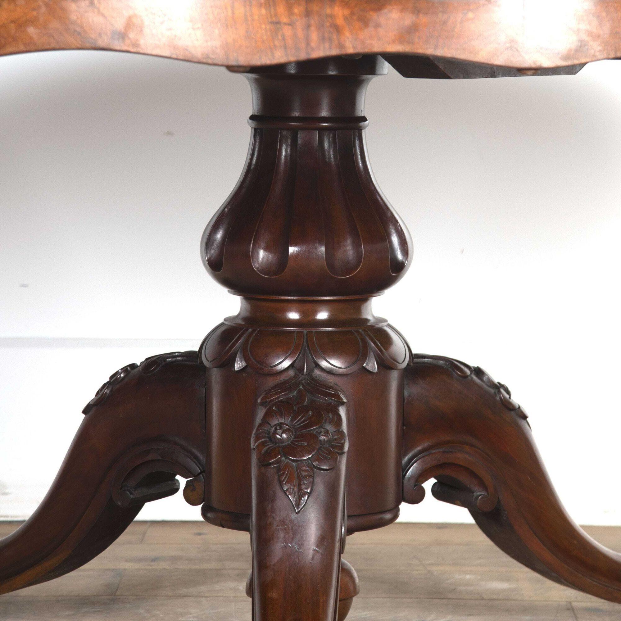 19th Century Marquetry Centre Table In Good Condition For Sale In Gloucestershire, GB