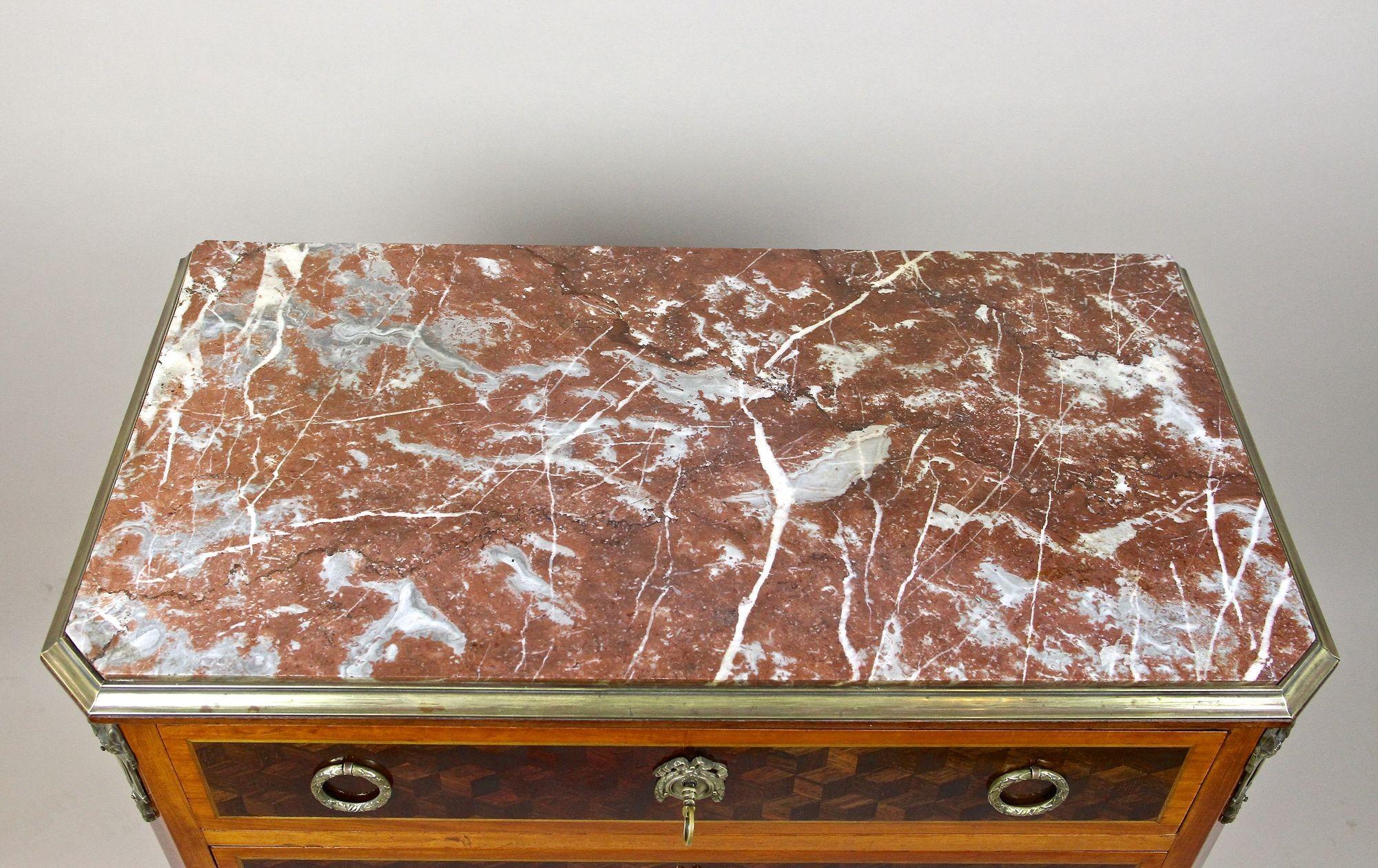 Cassettiera a intarsio del XIX secolo, stile transitorio, Francia ca. 1870 in vendita 13