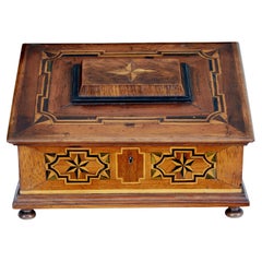 Caja de escritorio de marquetería de madera de frutal del siglo XIX
