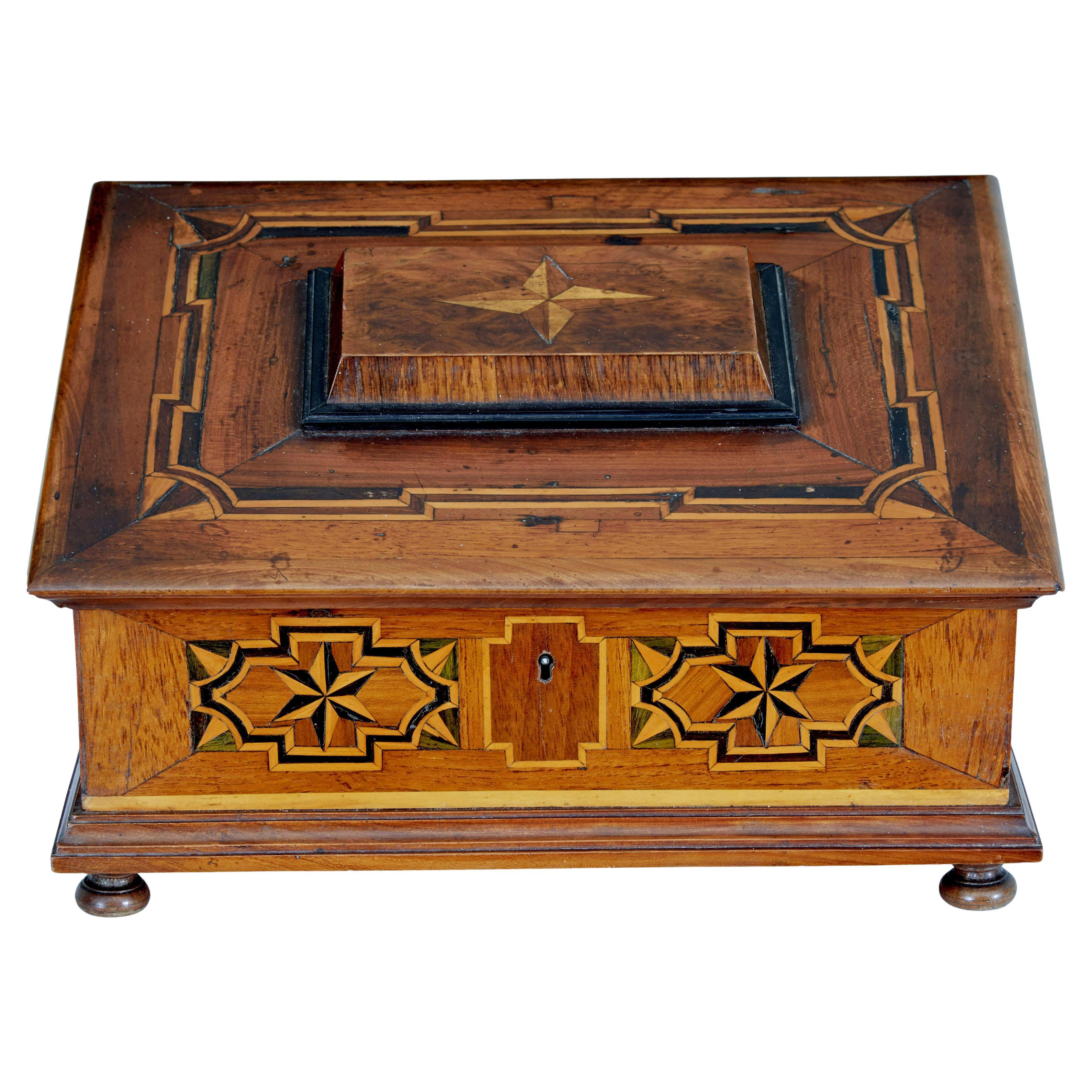 Boîte de bureau en marqueterie du 19ème siècle en bois fruitier en vente