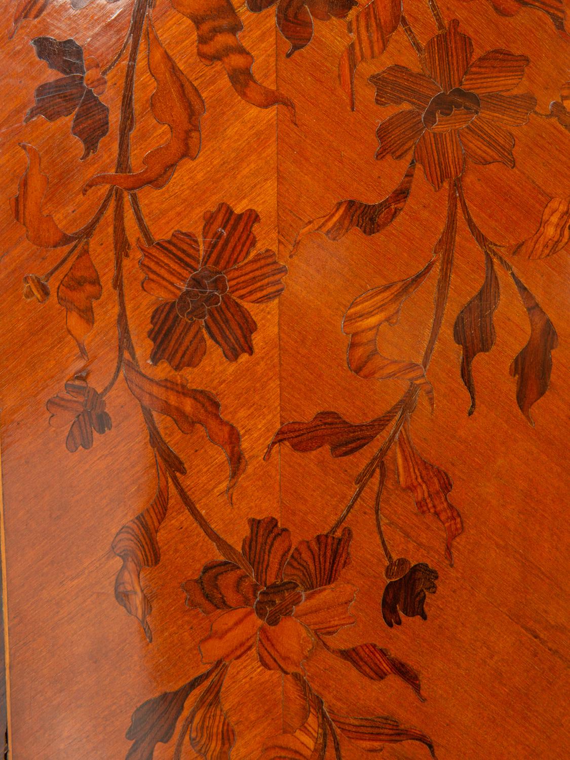 19th Century Marquetry Inlaid Pedestal, in the Style of 'Linke' In Good Condition For Sale In Brighton, Sussex