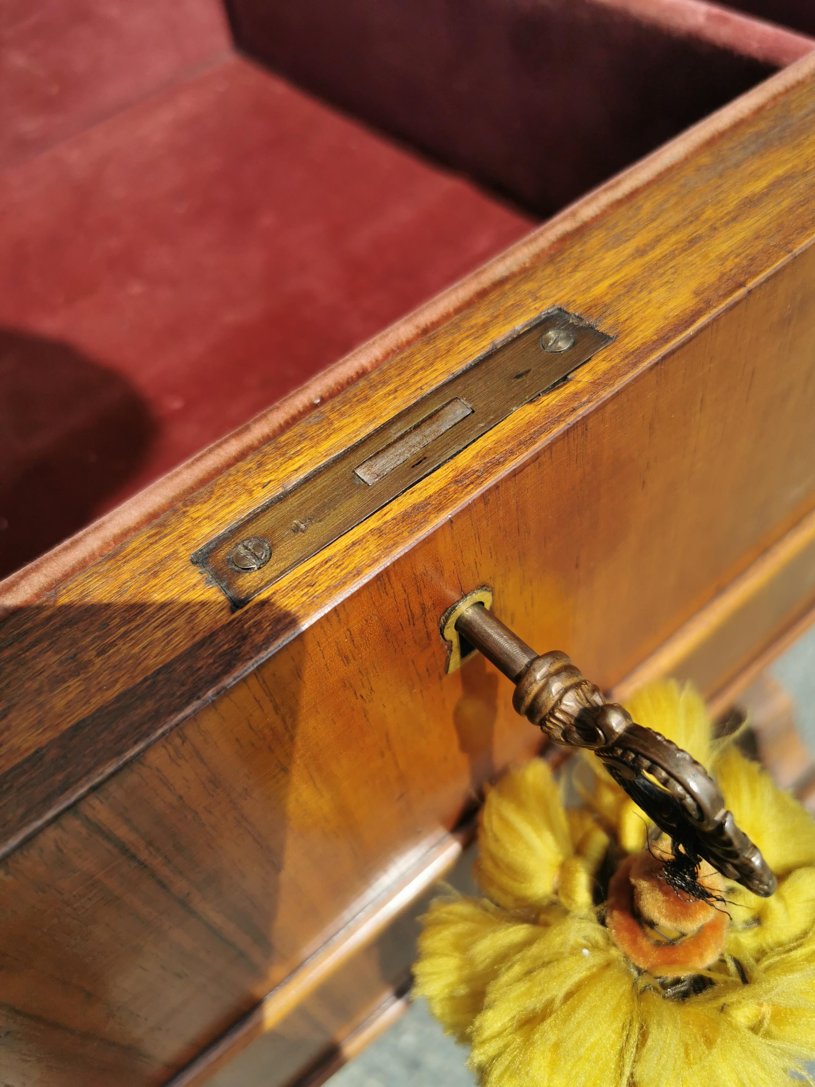 19th Century Marquetry Side Table in Rosewood  For Sale 6