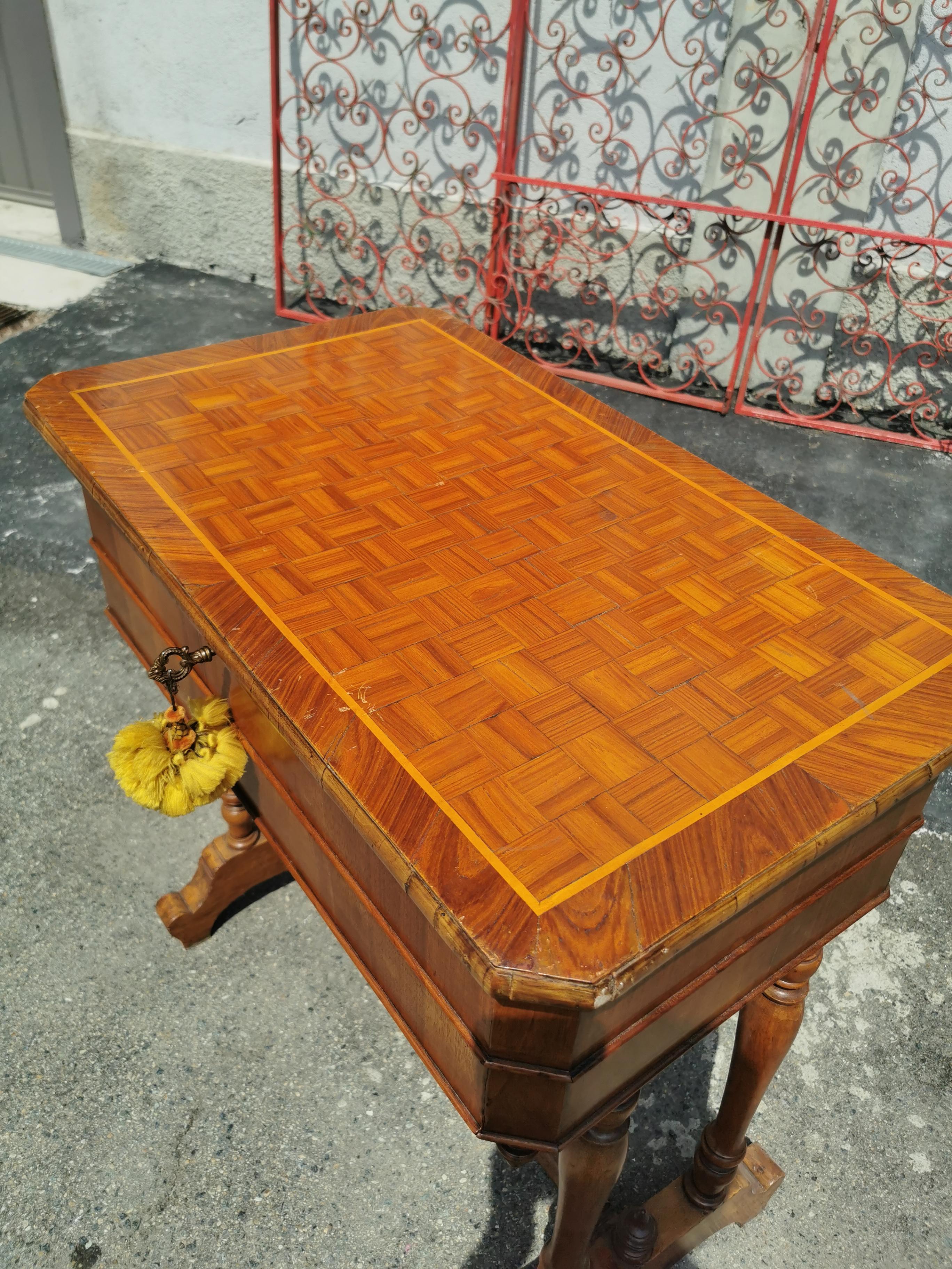 19th Century Marquetry Side Table in Rosewood  For Sale 10