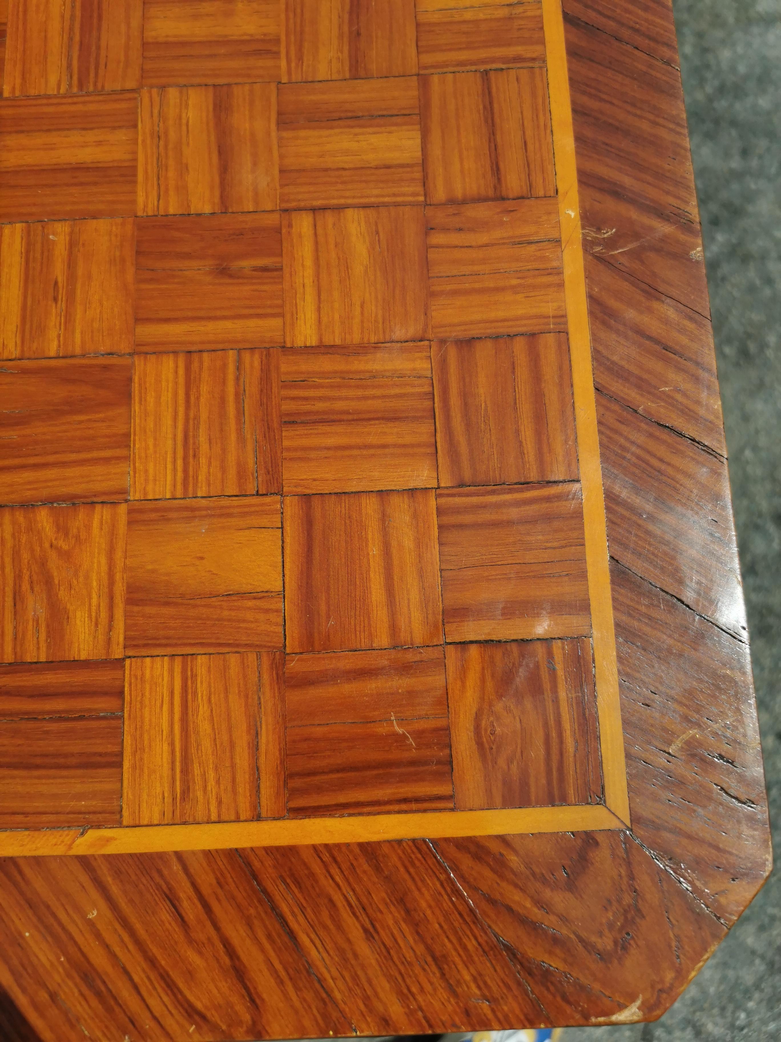 19th Century Marquetry Side Table in Rosewood  In Good Condition For Sale In Torino, IT