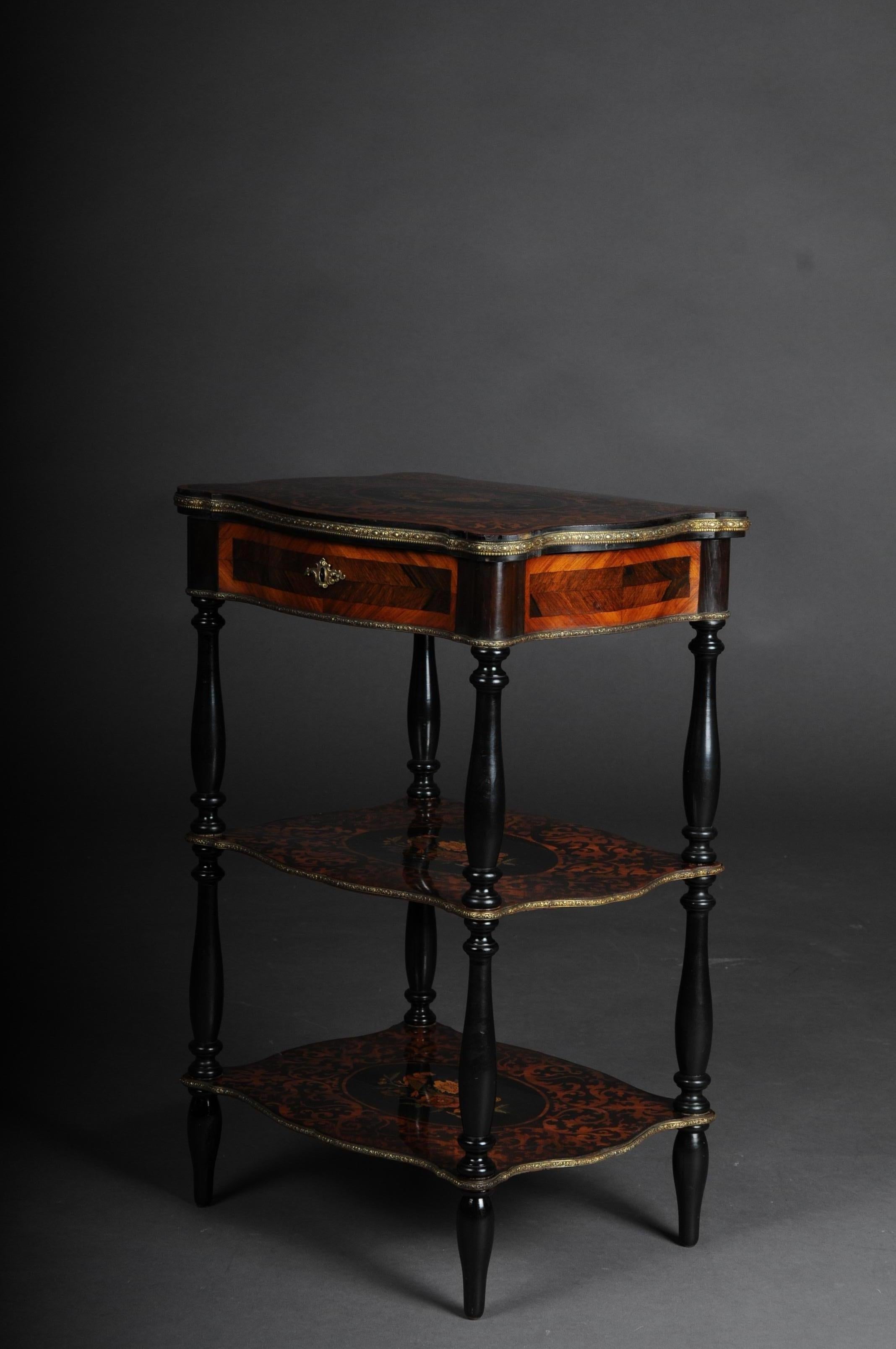italien Table d'appoint en marqueterie du 19ème siècle avec boîte à bijoux, vers 1870 en vente