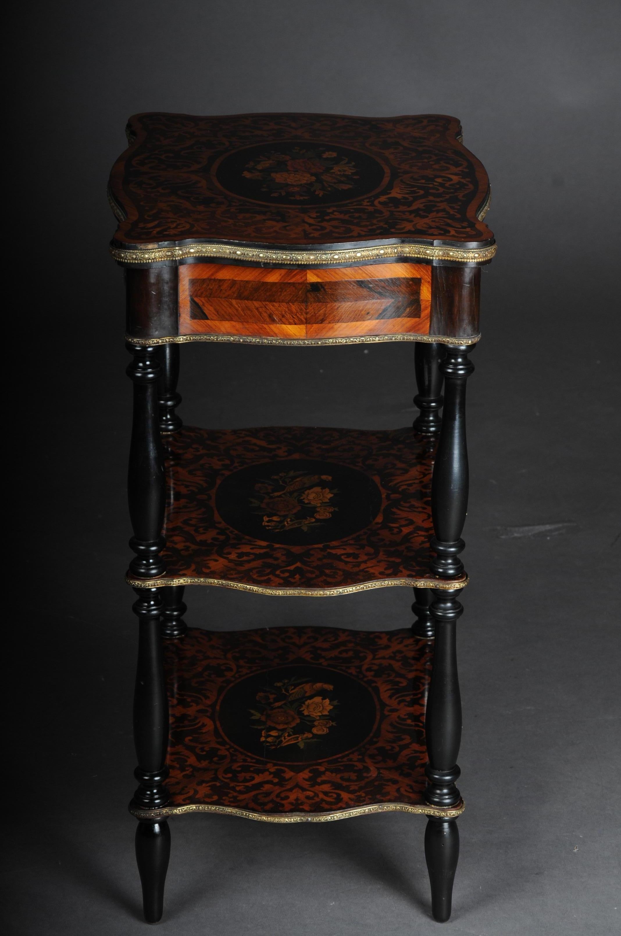 Ébénisé Table d'appoint en marqueterie du 19ème siècle avec boîte à bijoux, vers 1870 en vente