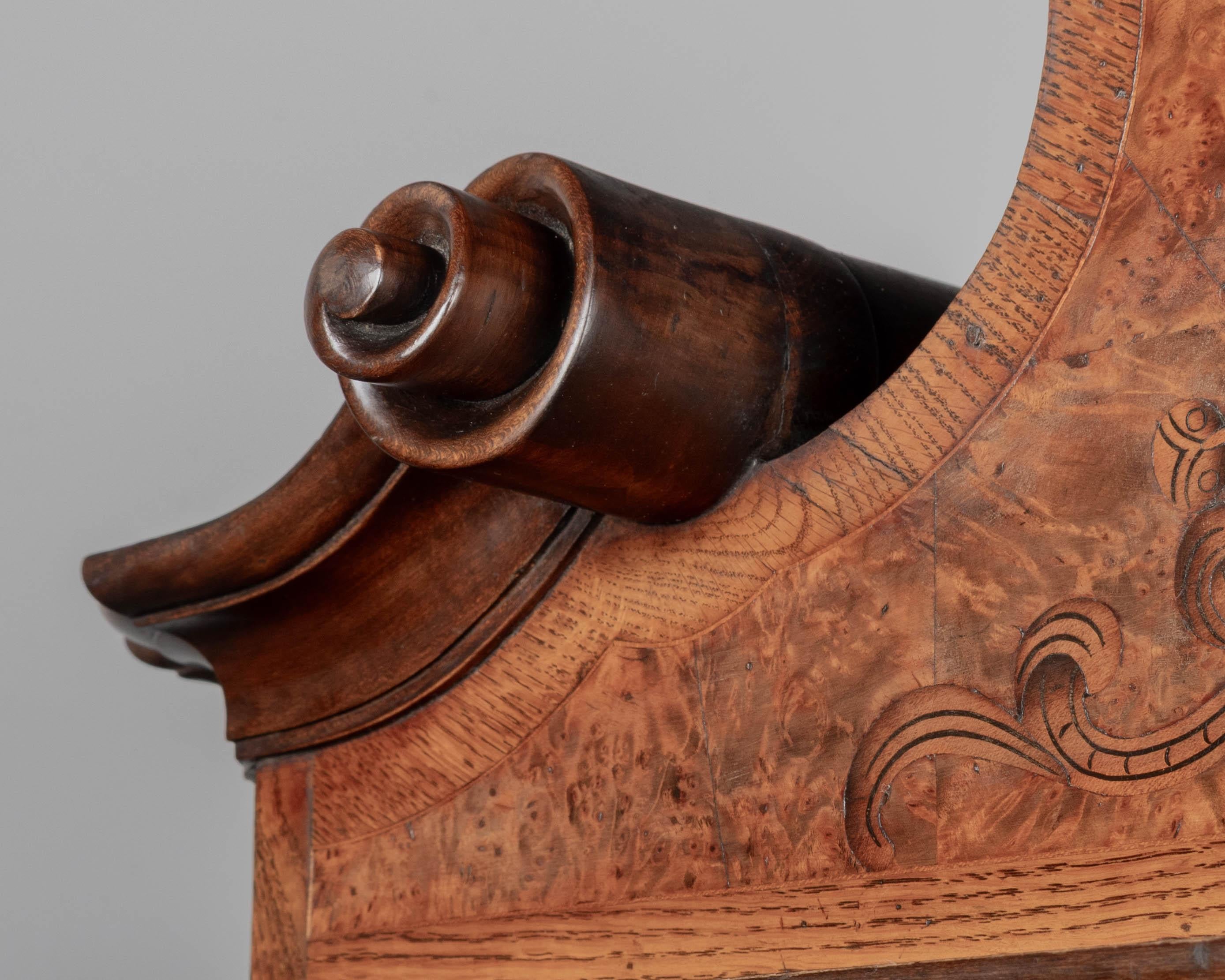 Vetrina o espositore in intarsio del XIX secolo in vendita 4