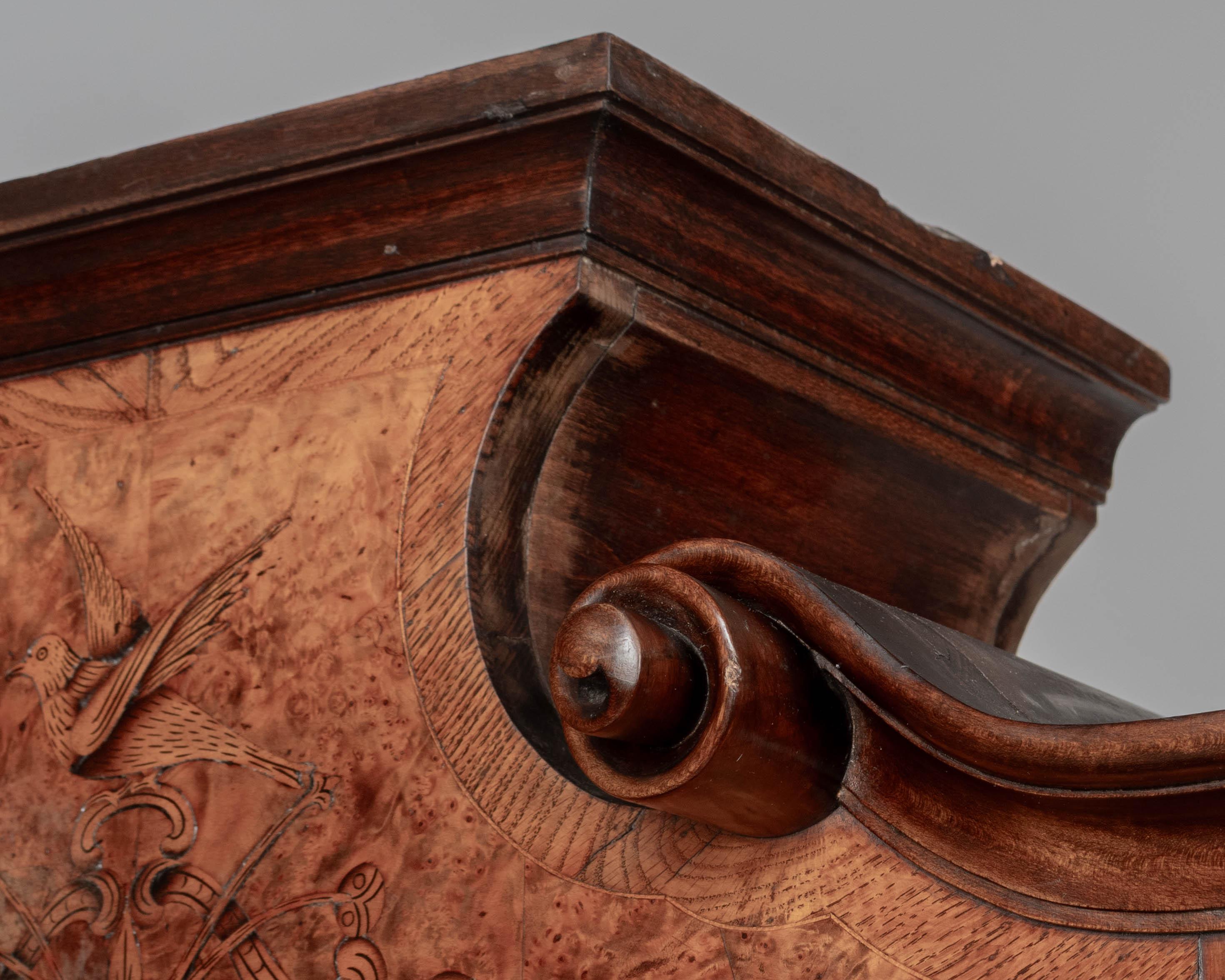 Vetrina o espositore in intarsio del XIX secolo in vendita 5