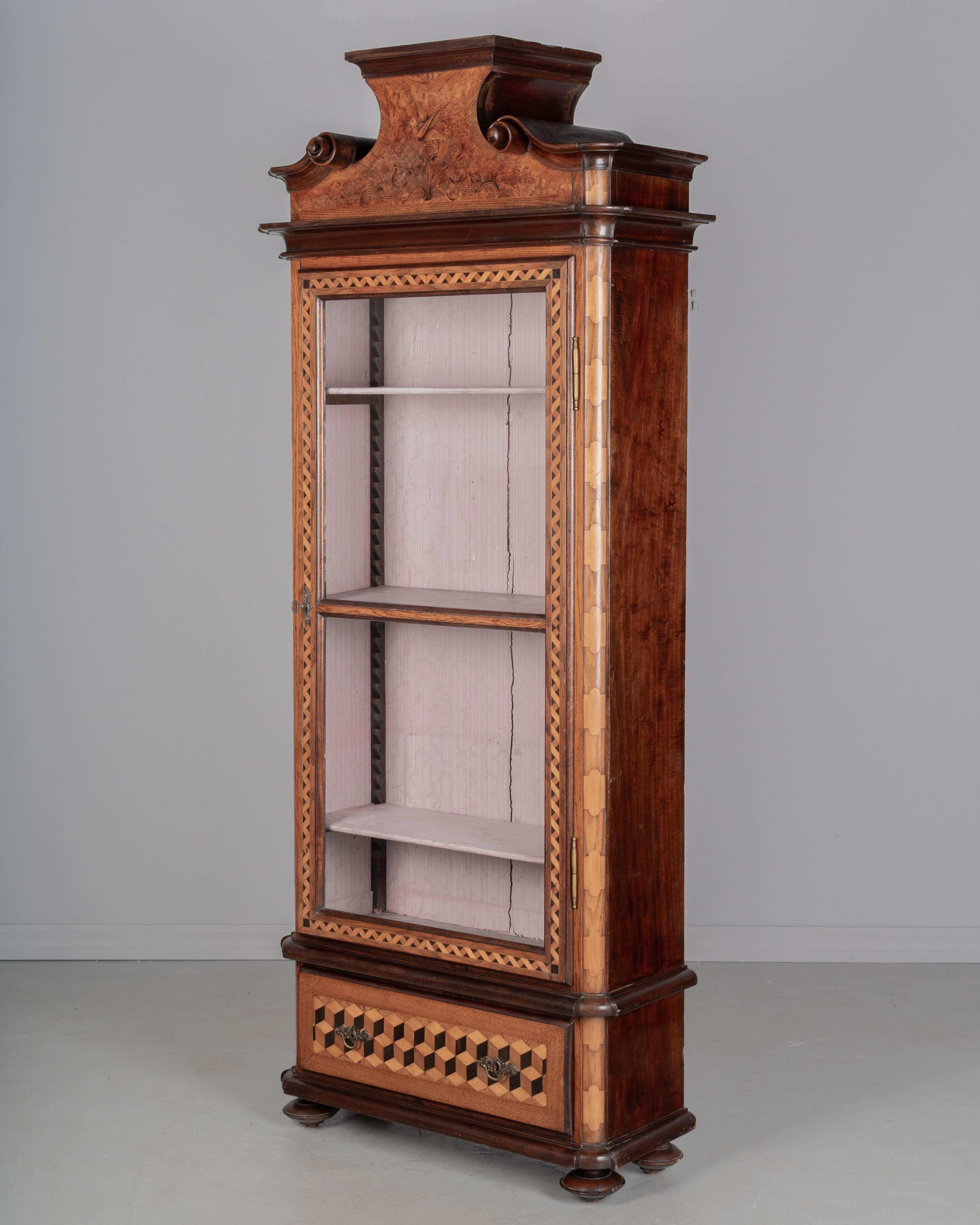 Svizzero Vetrina o espositore in intarsio del XIX secolo in vendita