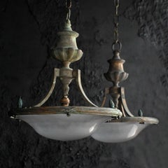 Pareja emparejada de lámparas de techo inglesas de bronce del siglo XIX