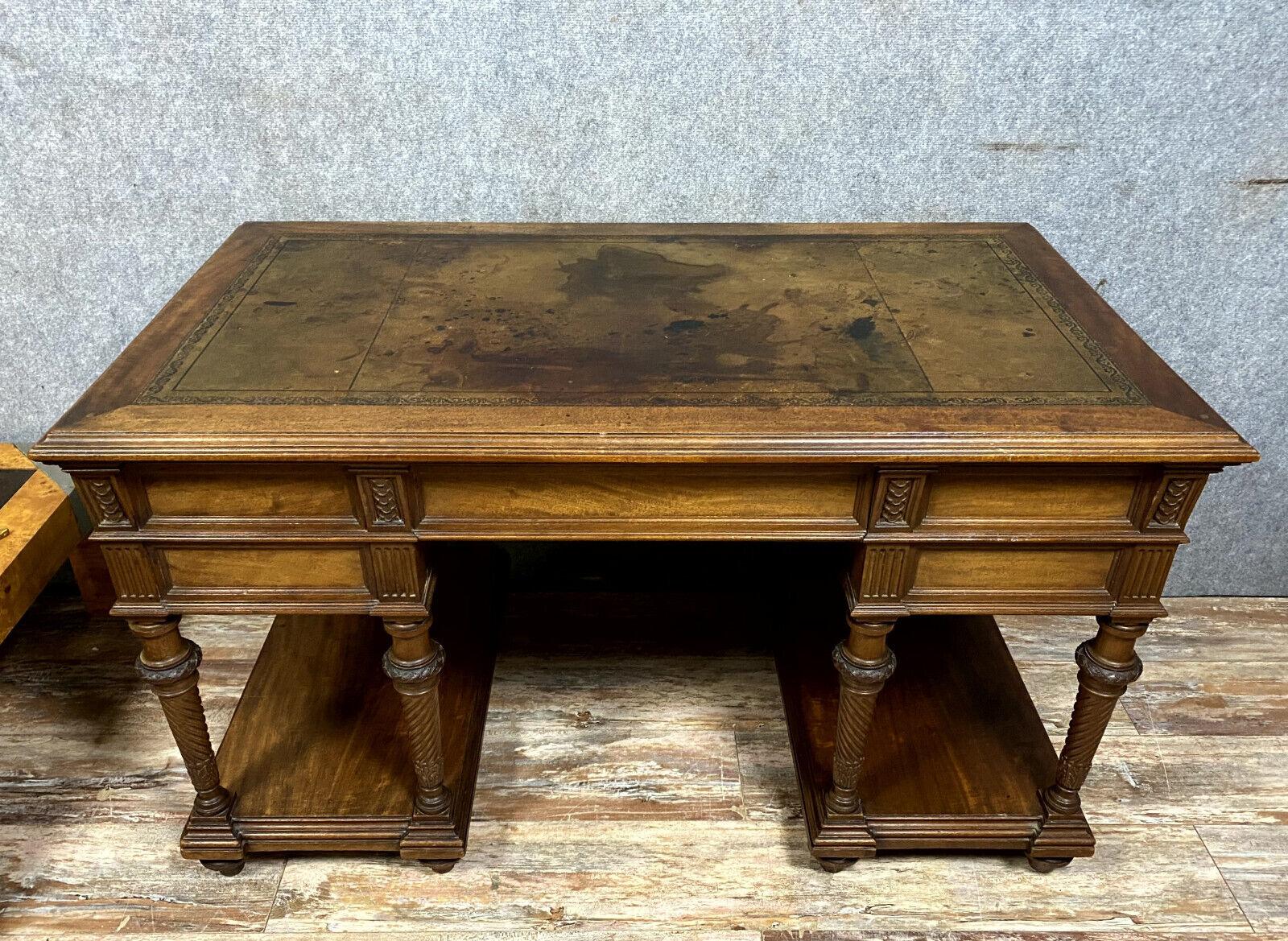 19th Century Mazarin Style Center Desk with Drawers in Walnut -1X54 In Good Condition For Sale In Bordeaux, FR