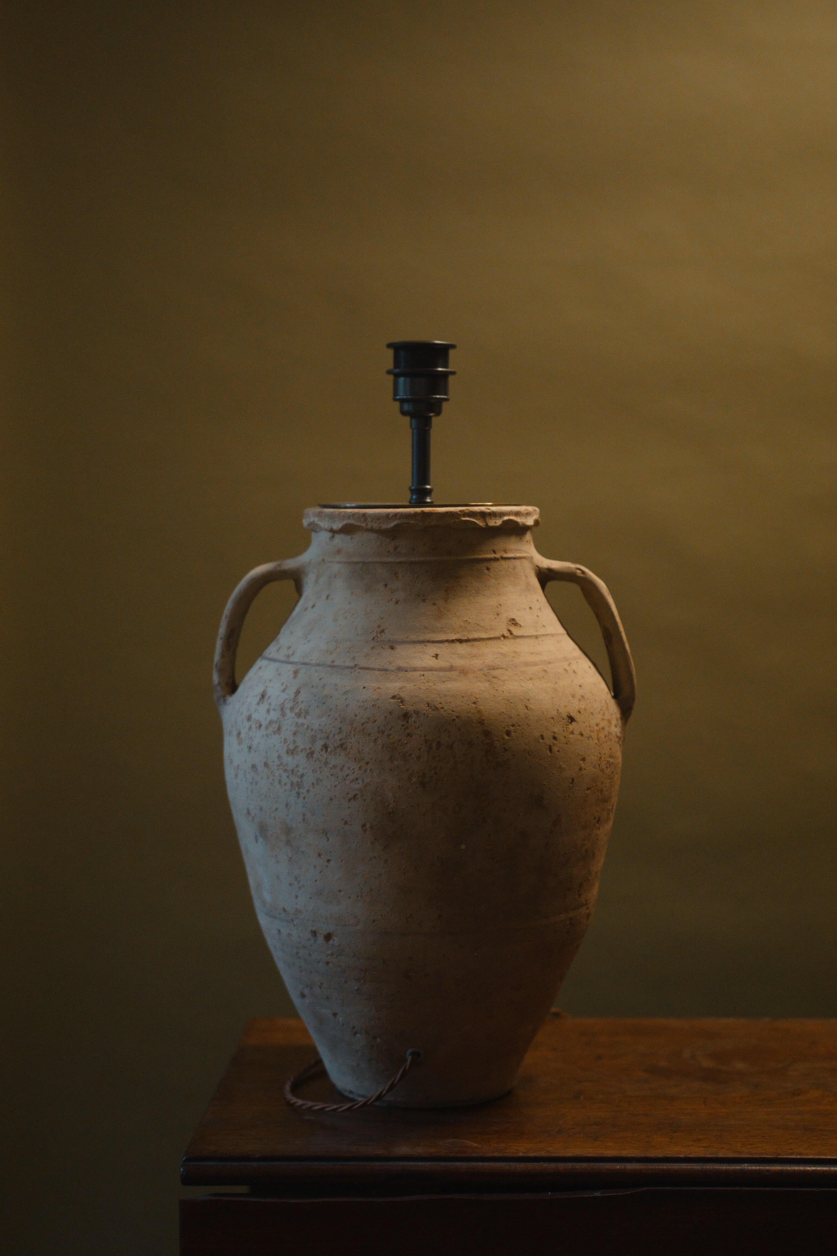 Hand-Carved 20th Century Mediterranean Clay Pot Lamp – Vintage Handcrafted Lighting for Coun