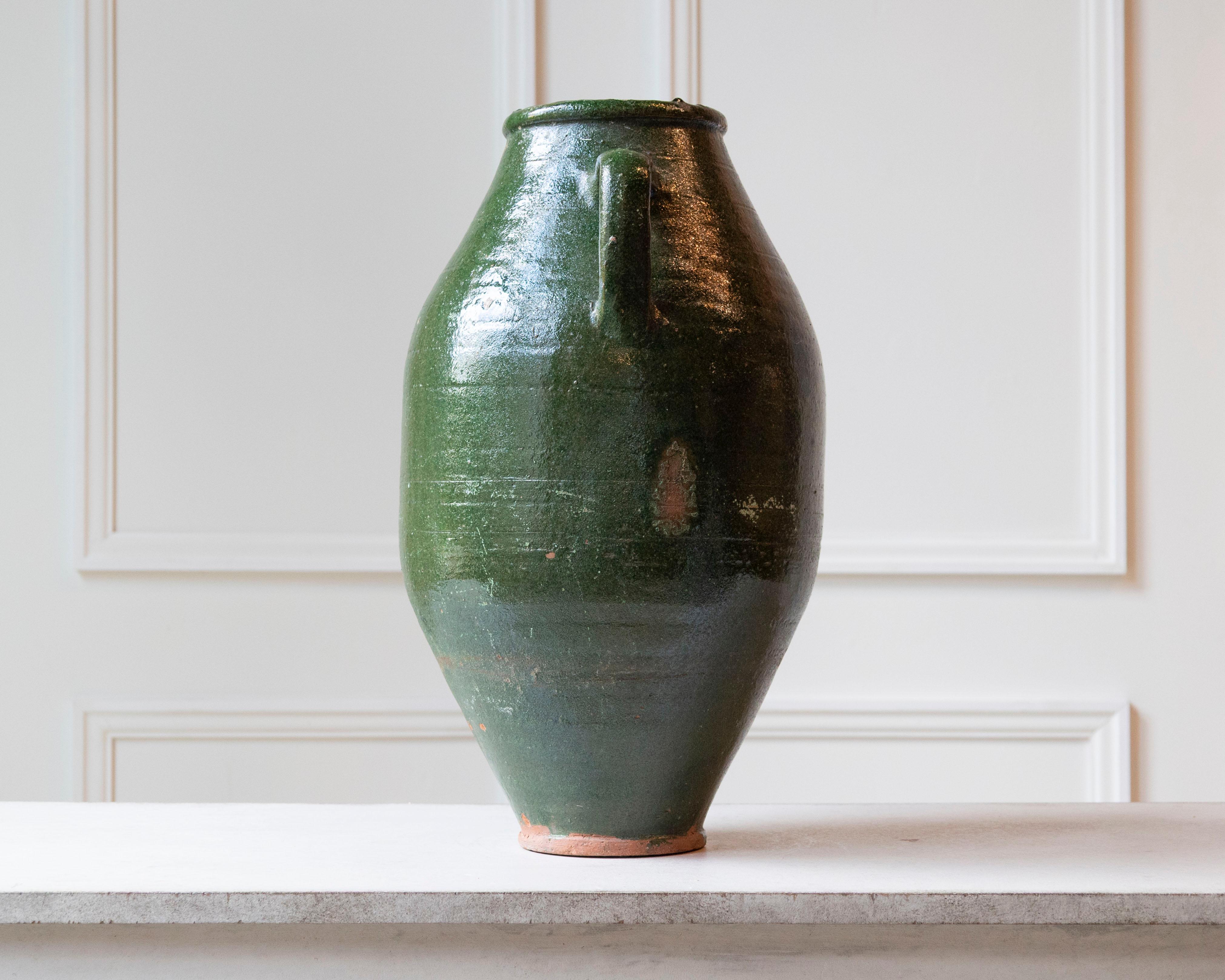 19th Century Mediterranean Olive Green Terracotta Jar with Double Handles For Sale 1