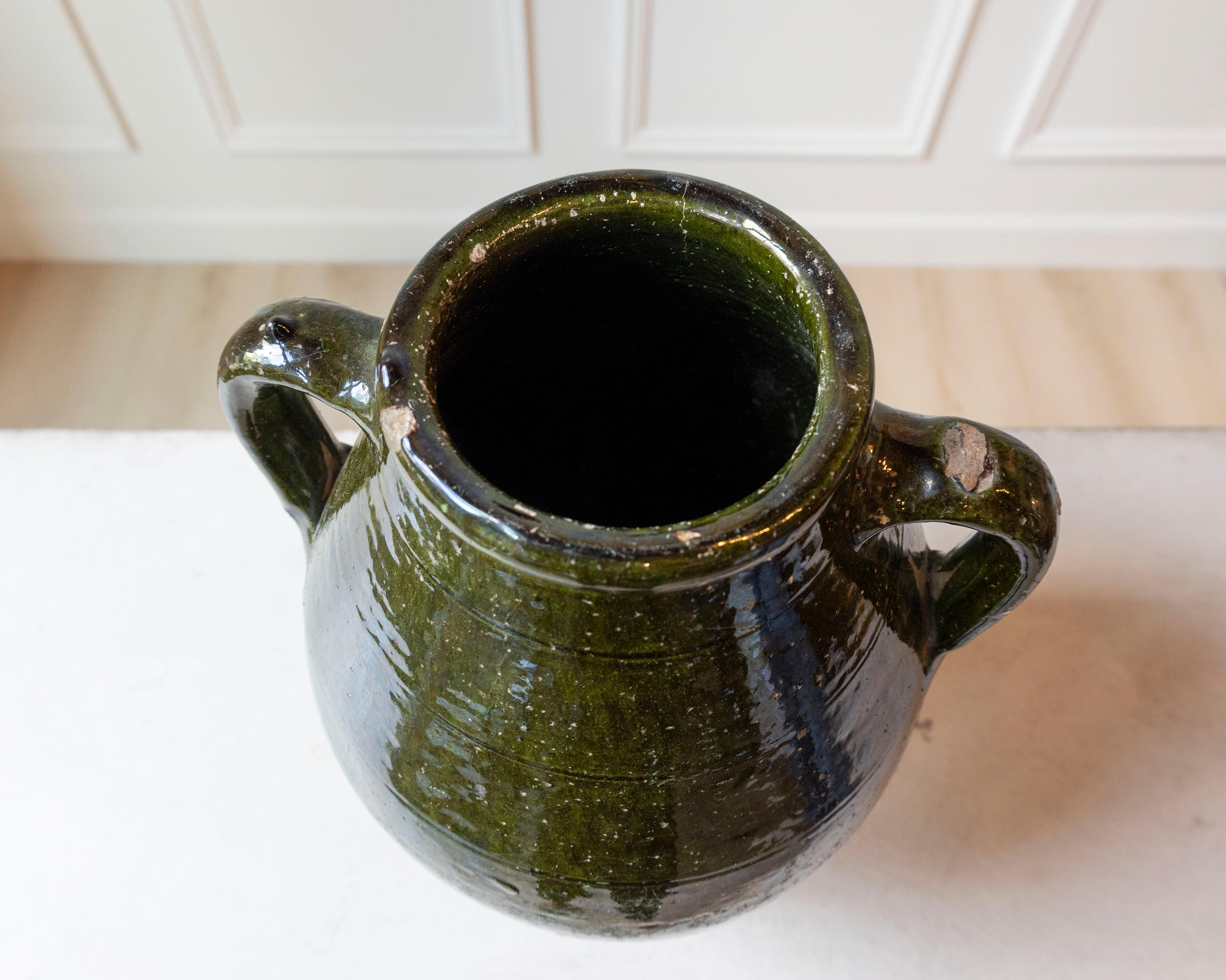 19th Century Mediterranean Olive Green Terracotta Jar with Double Handles For Sale 5