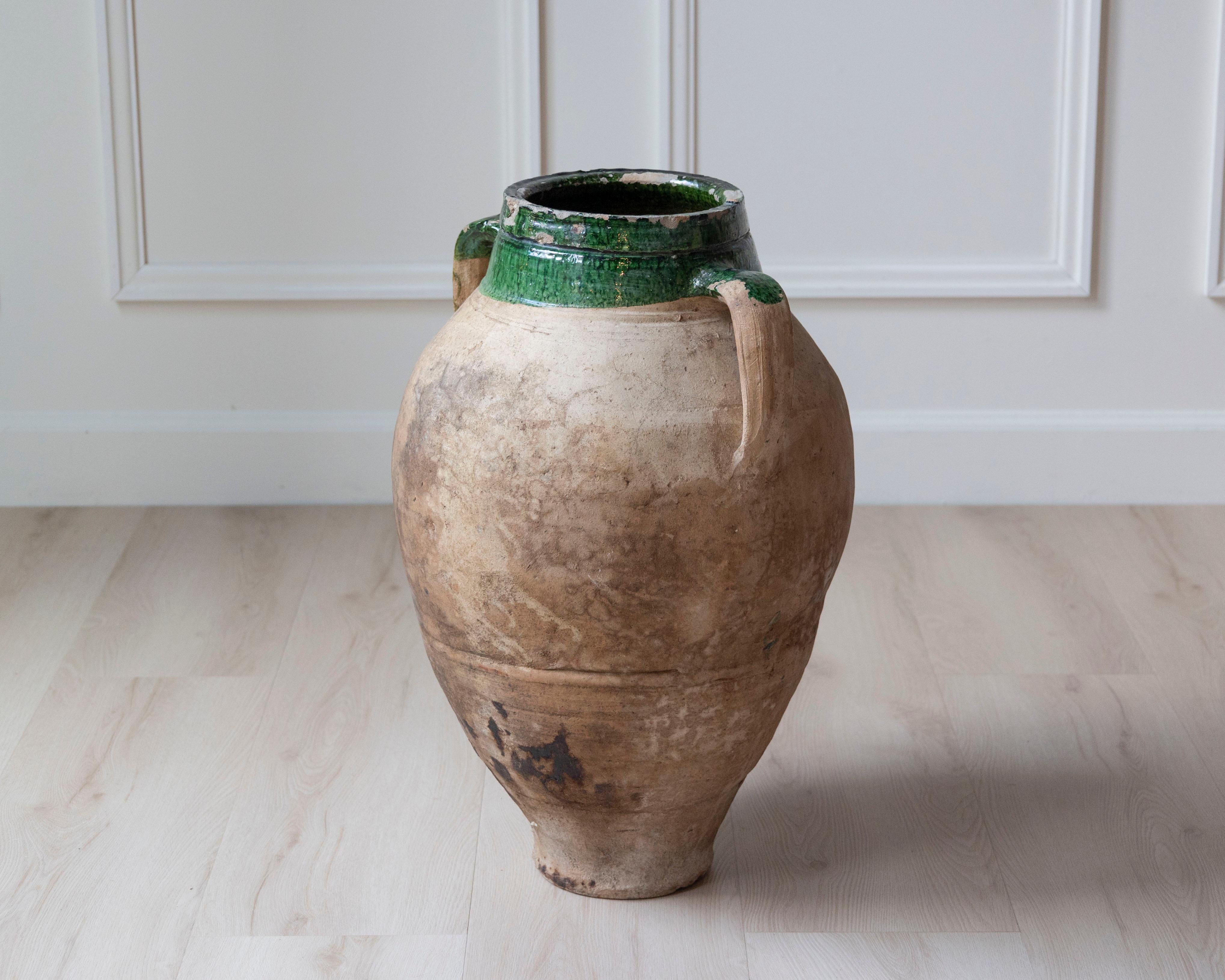 19th Century Mediterranean Terracotta Jar with Green Glazed Rim and Handles For Sale 3