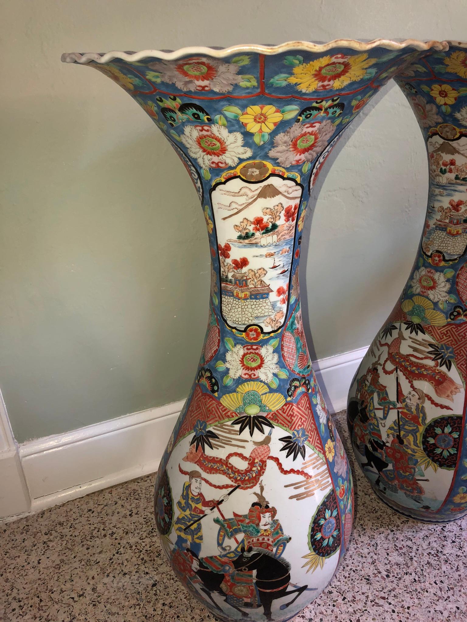 19th Century Meiji Imari Palace Vases a Pair For Sale 8