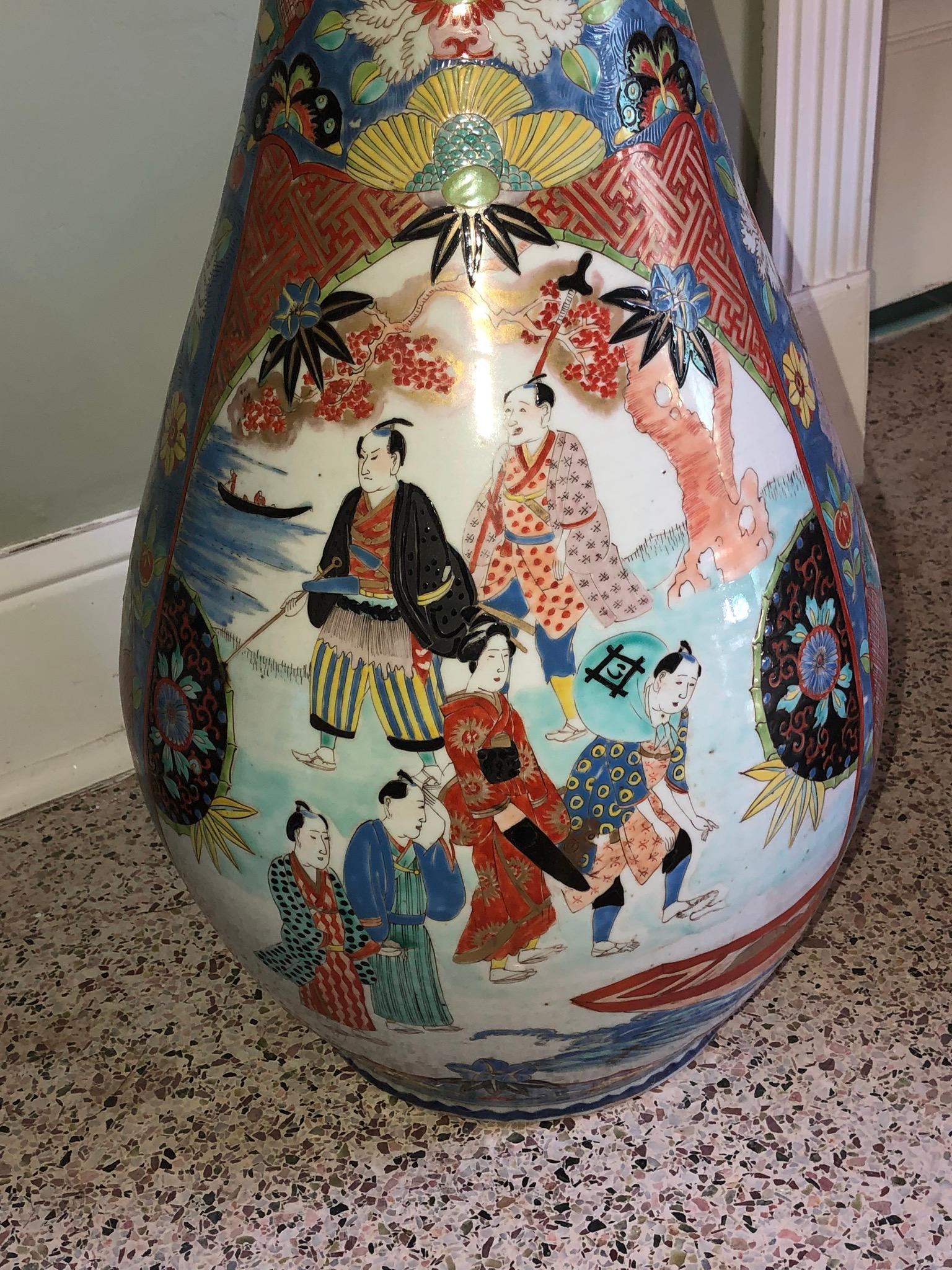 19th Century Meiji Imari Palace Vases a Pair For Sale 10