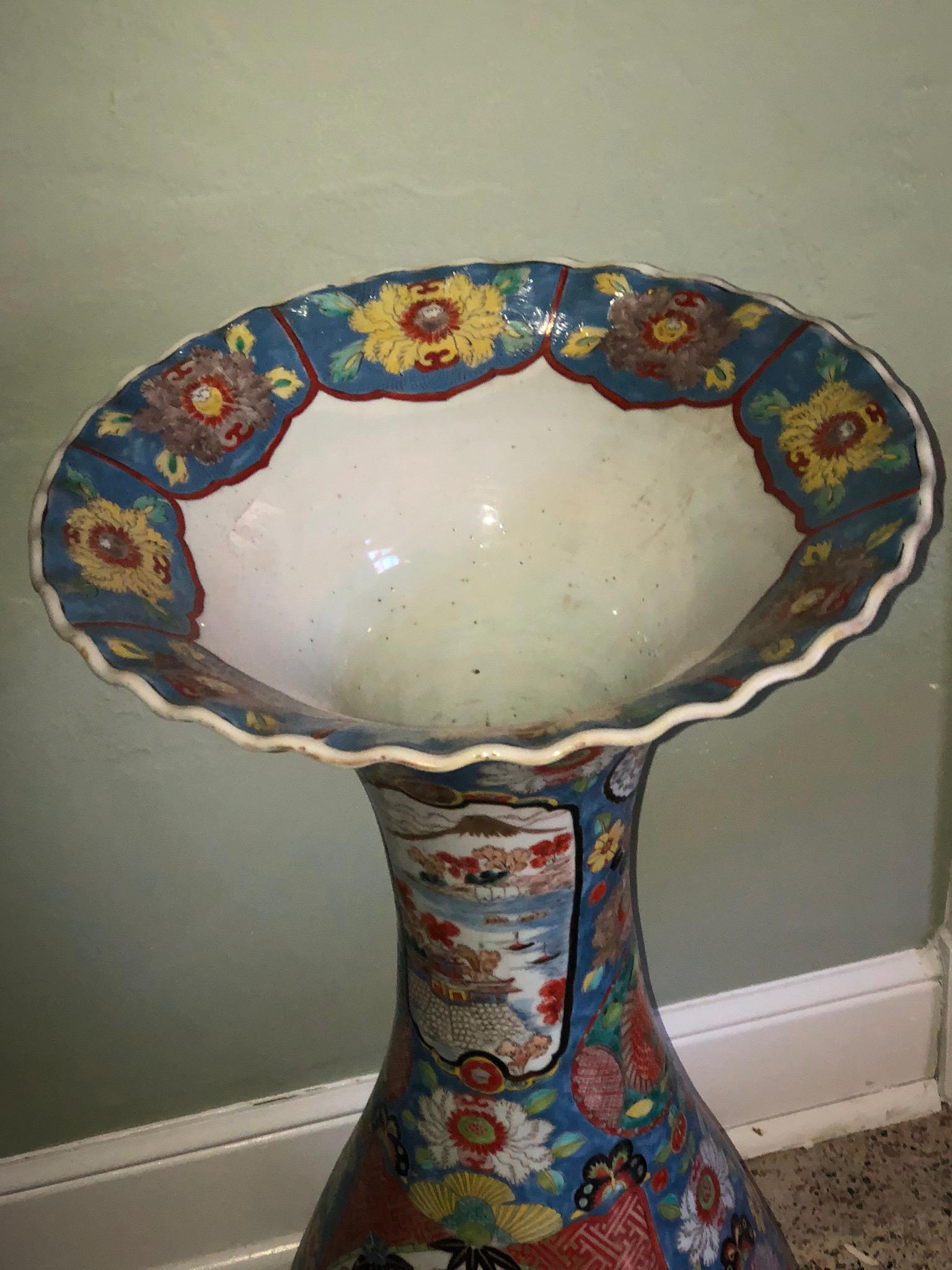 19th Century Meiji Imari Palace Vases a Pair For Sale 11
