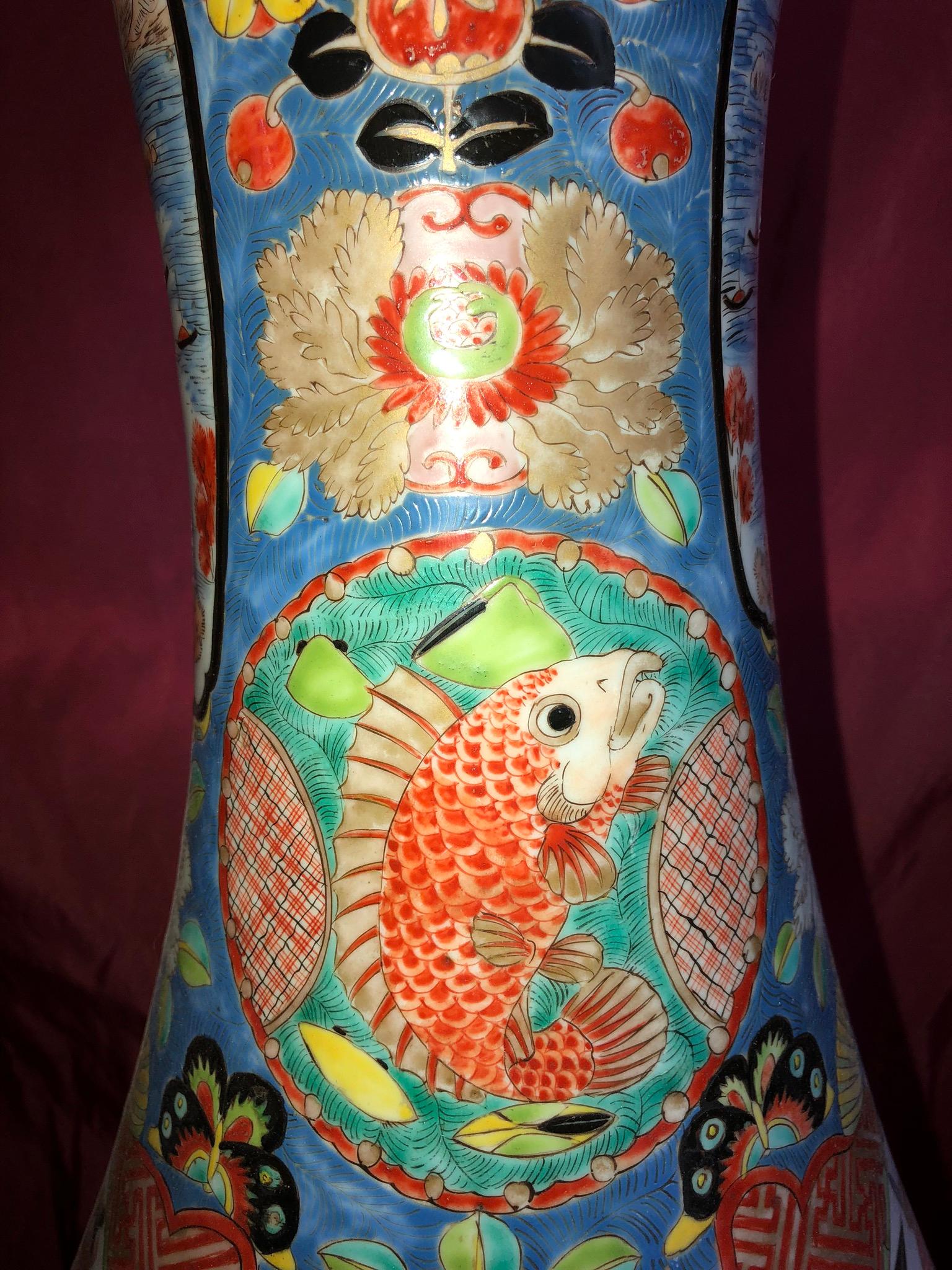 19th Century Meiji Imari Palace Vases a Pair In Good Condition For Sale In Fort Lauderdale, FL