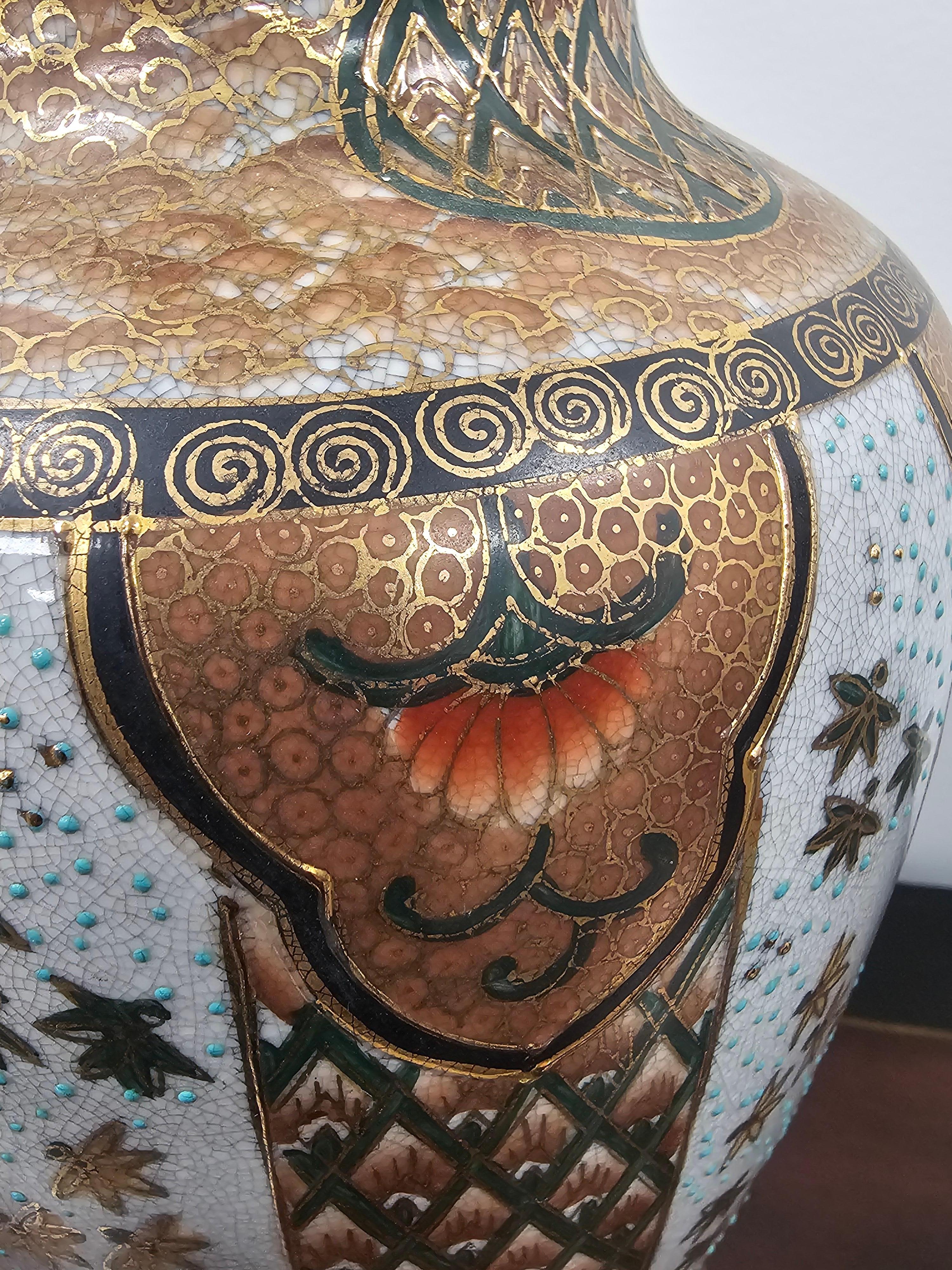 19. Jahrhundert Meiji Japanische Satsuna Enanel Porzellan Vase im Angebot 1