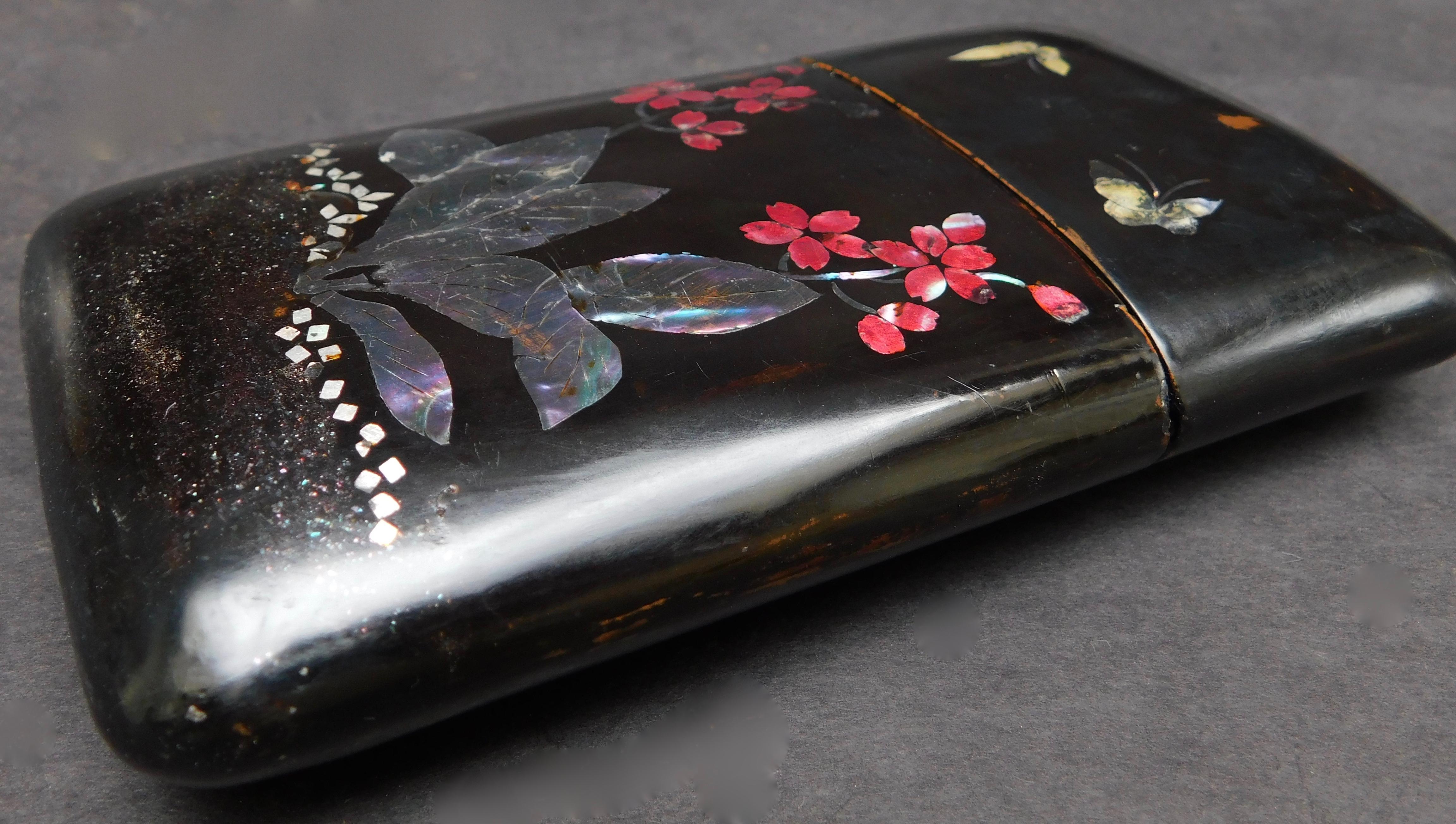 19th Century Meiji Period Japanese Lacquered and Inlaid Inro Box 3