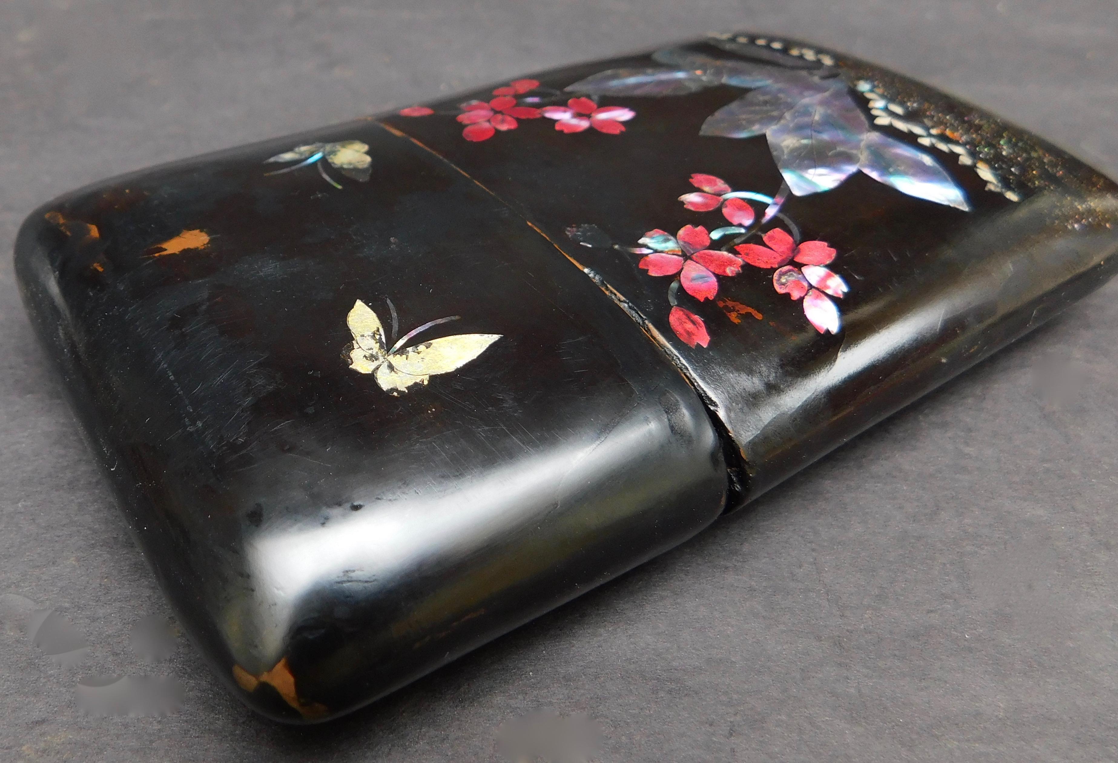 19th Century Meiji Period Japanese Lacquered and Inlaid Inro Box 4