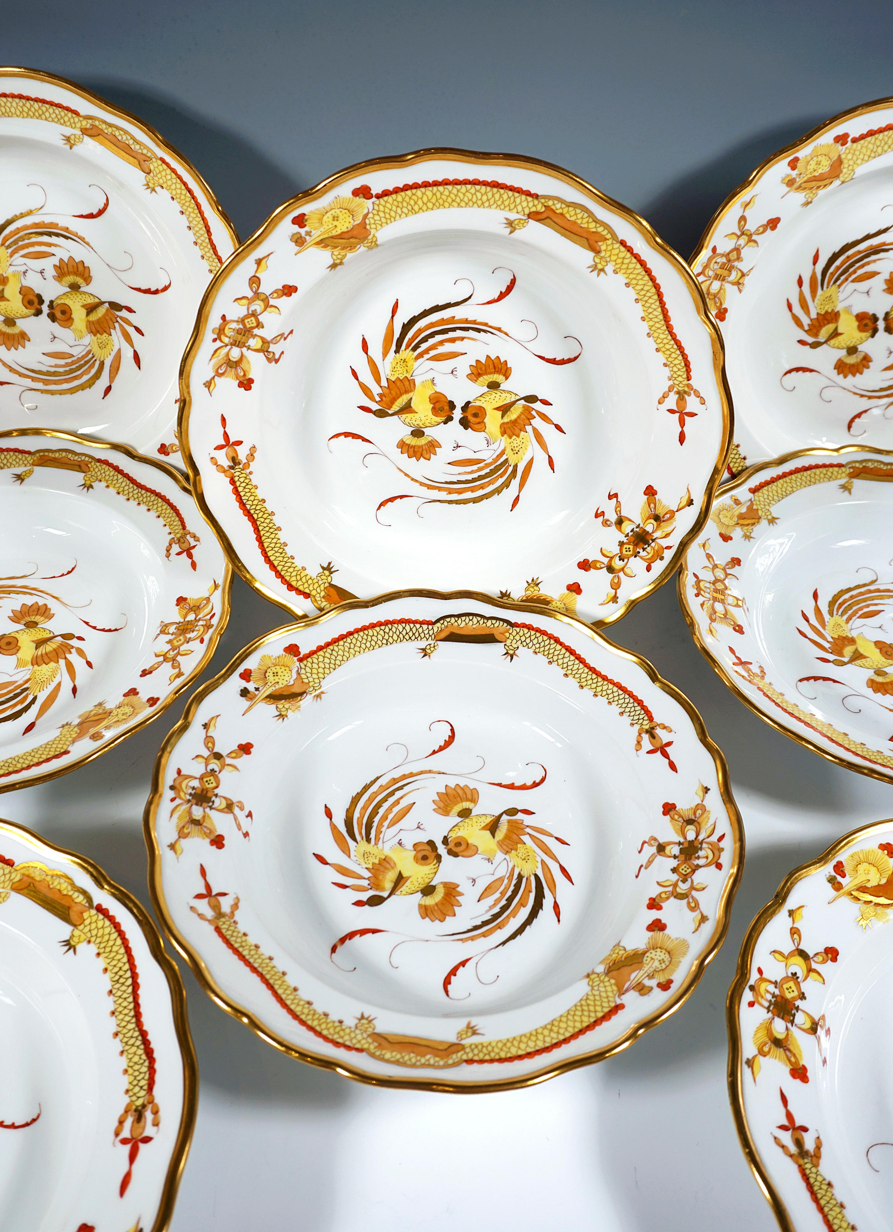 19th Century Meissen Dinner Set For 8 Persons Rich Dragon Yellow With Red & Gold In Good Condition In Vienna, AT