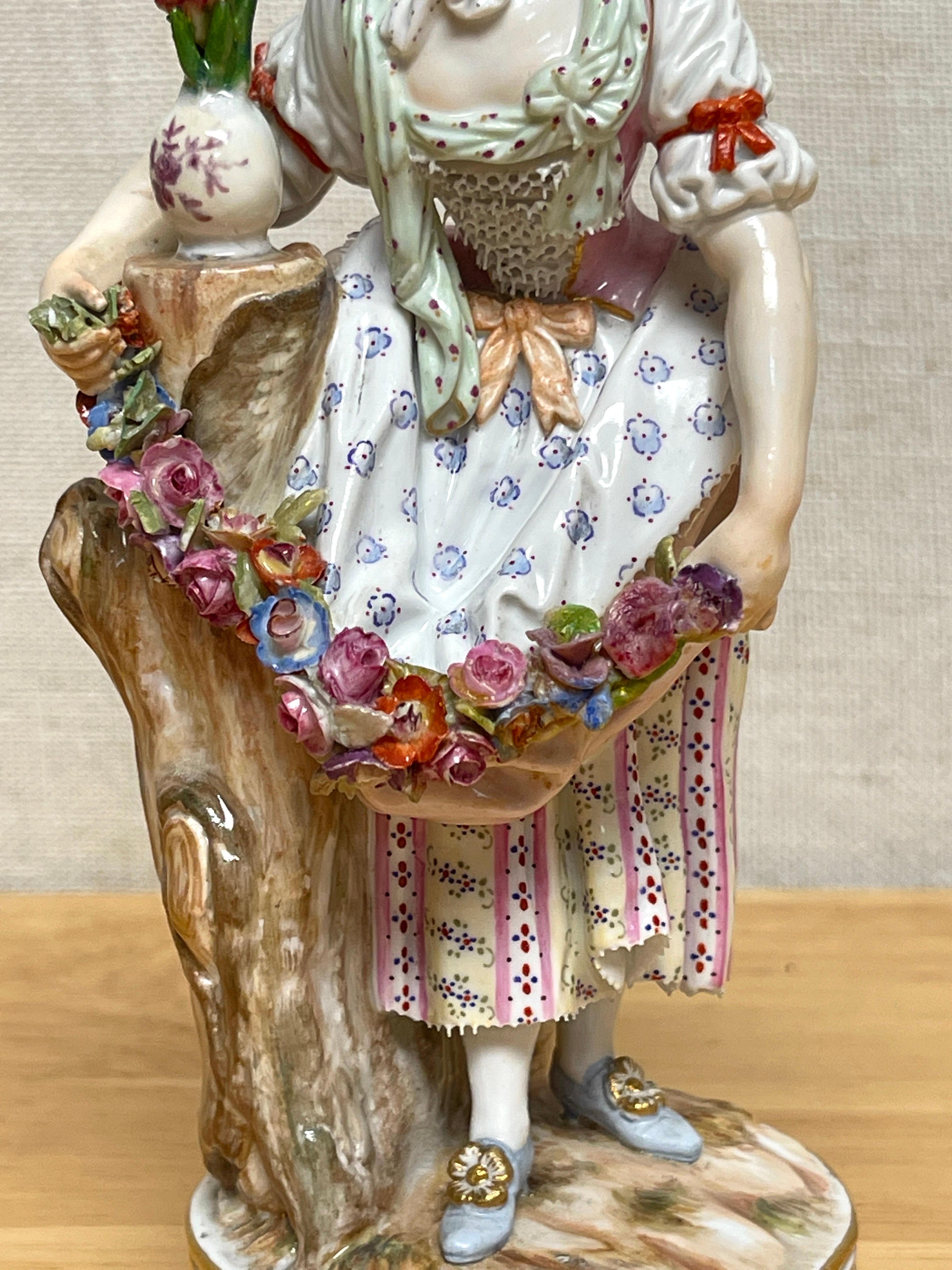 gardener statue