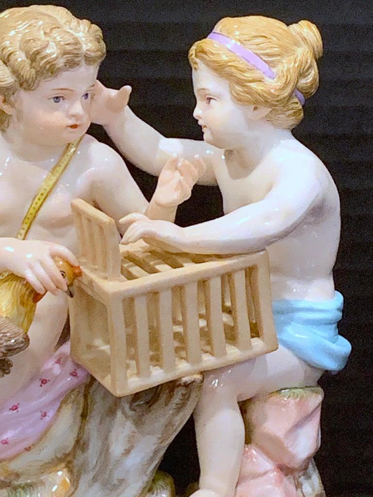 19th Century Meissen Grouping of Two Puttos Caging a Hen  In Good Condition For Sale In West Palm Beach, FL
