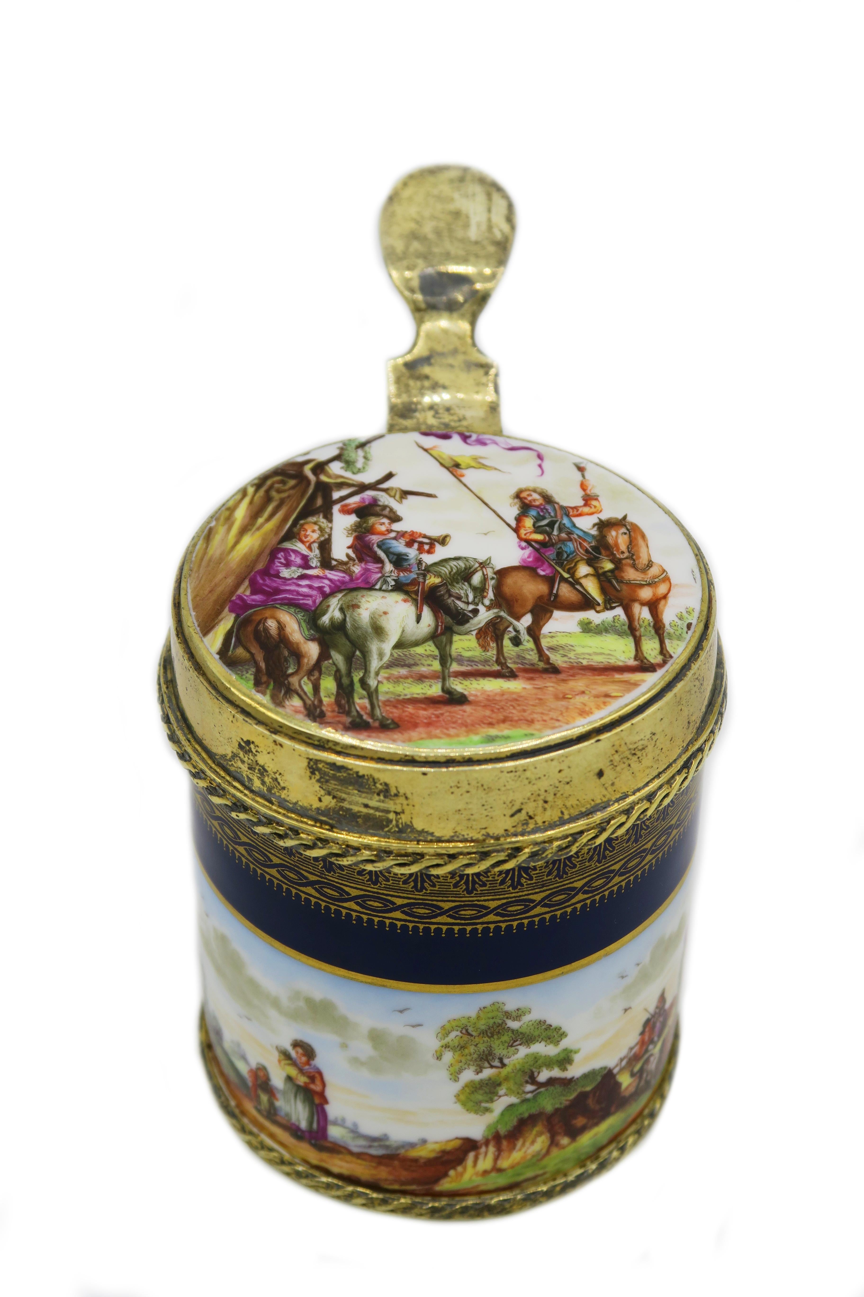 tasse pour dames de Meissen du 19e siècle avec une belle peinture de scène

Tableau polyvalent 