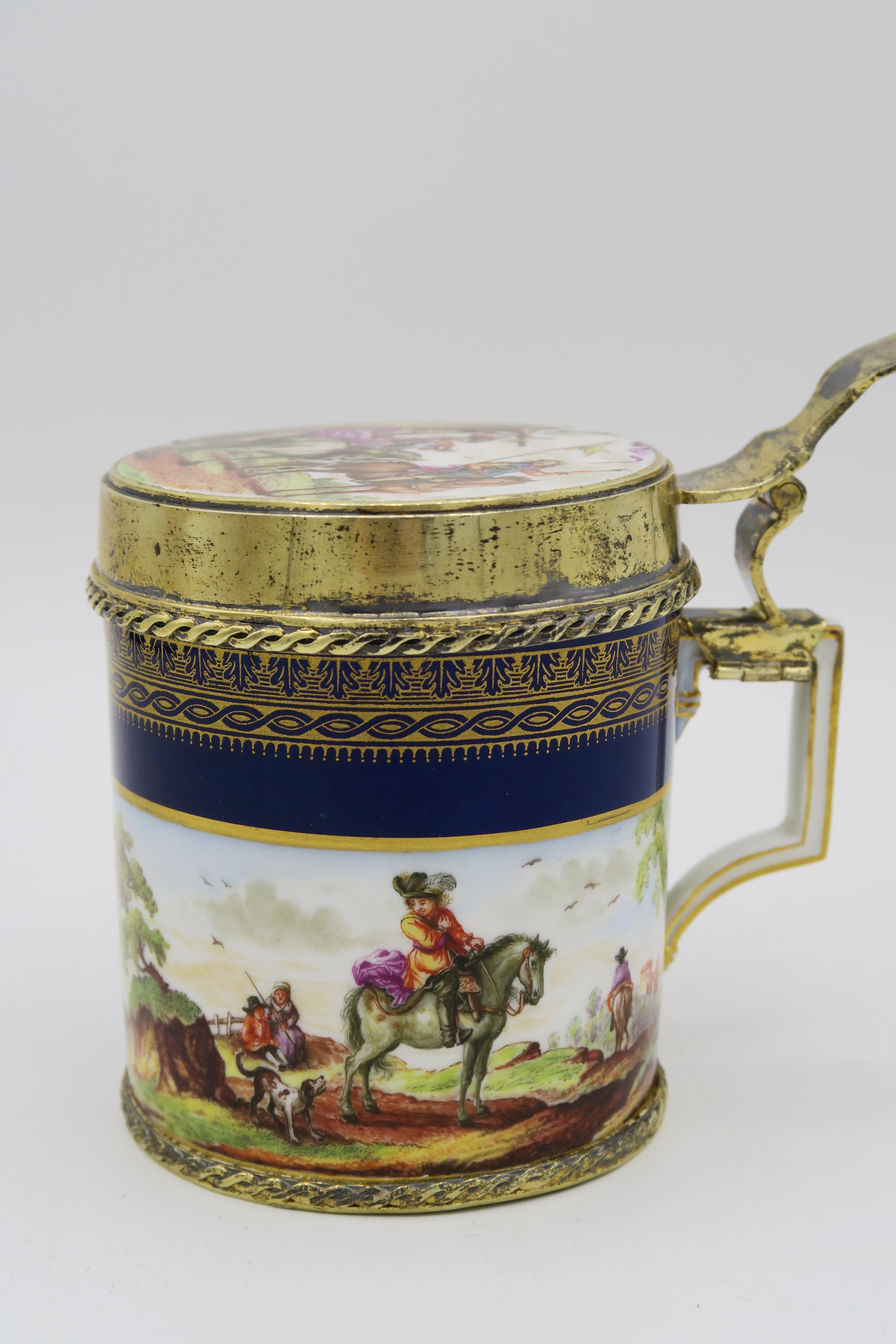 Peint à la main Tasse pour femmes de Meissen du 19ème siècle avec une belle peinture de scène en vente