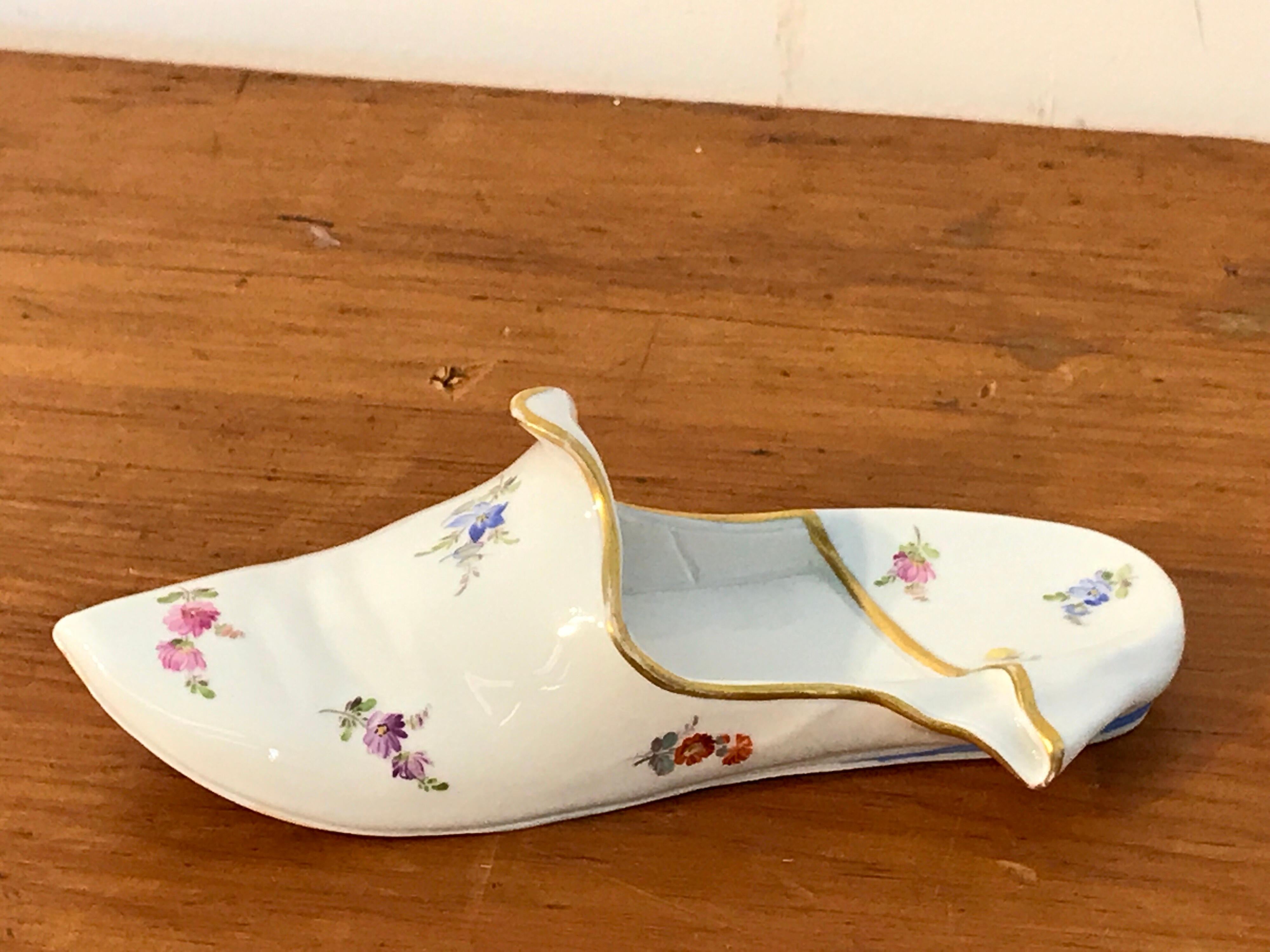 Modèle de chaussure Meissen du 19e siècle en vente 2