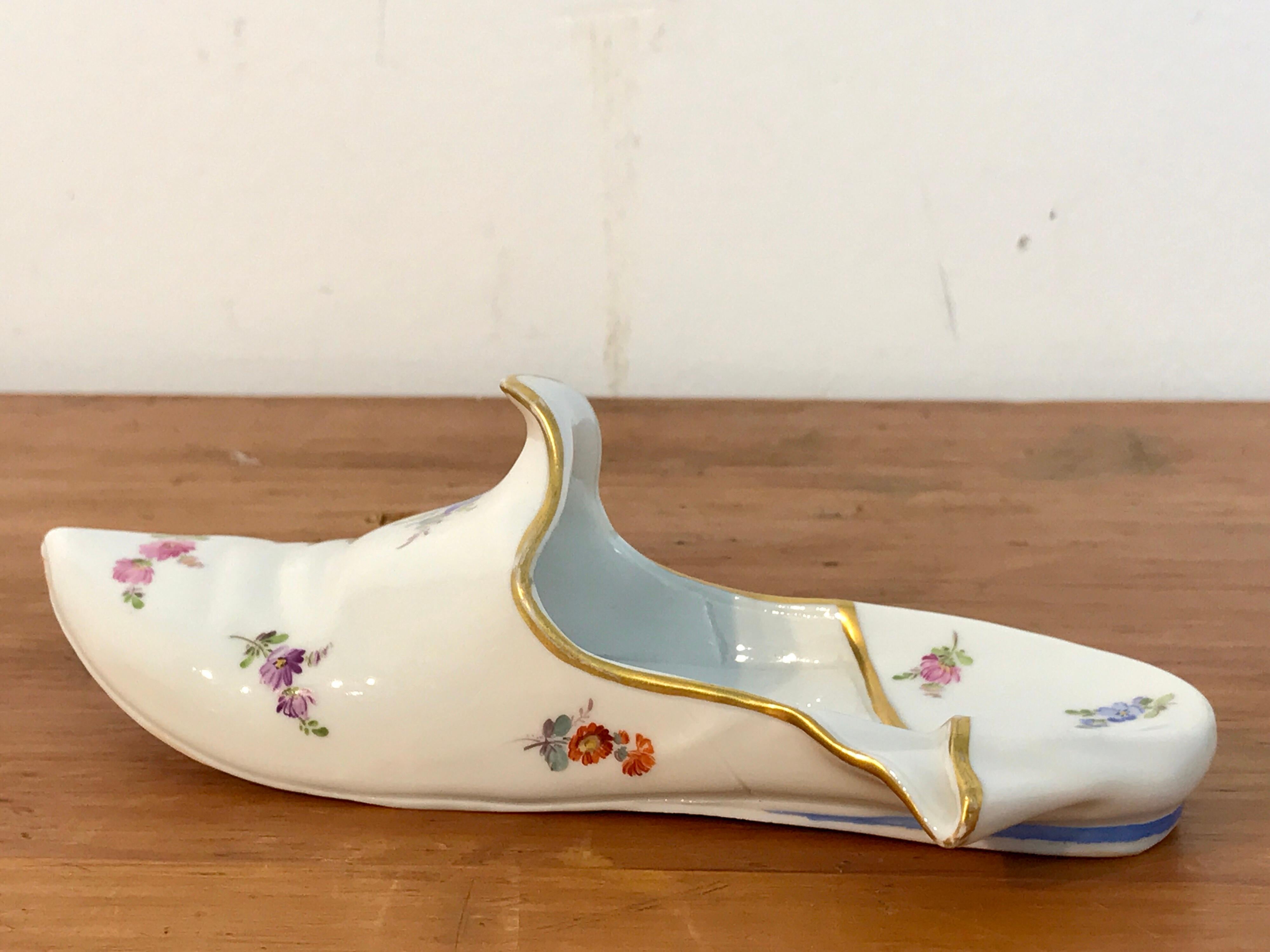 Modelo de zapatilla Meissen del siglo XIX Porcelana en venta