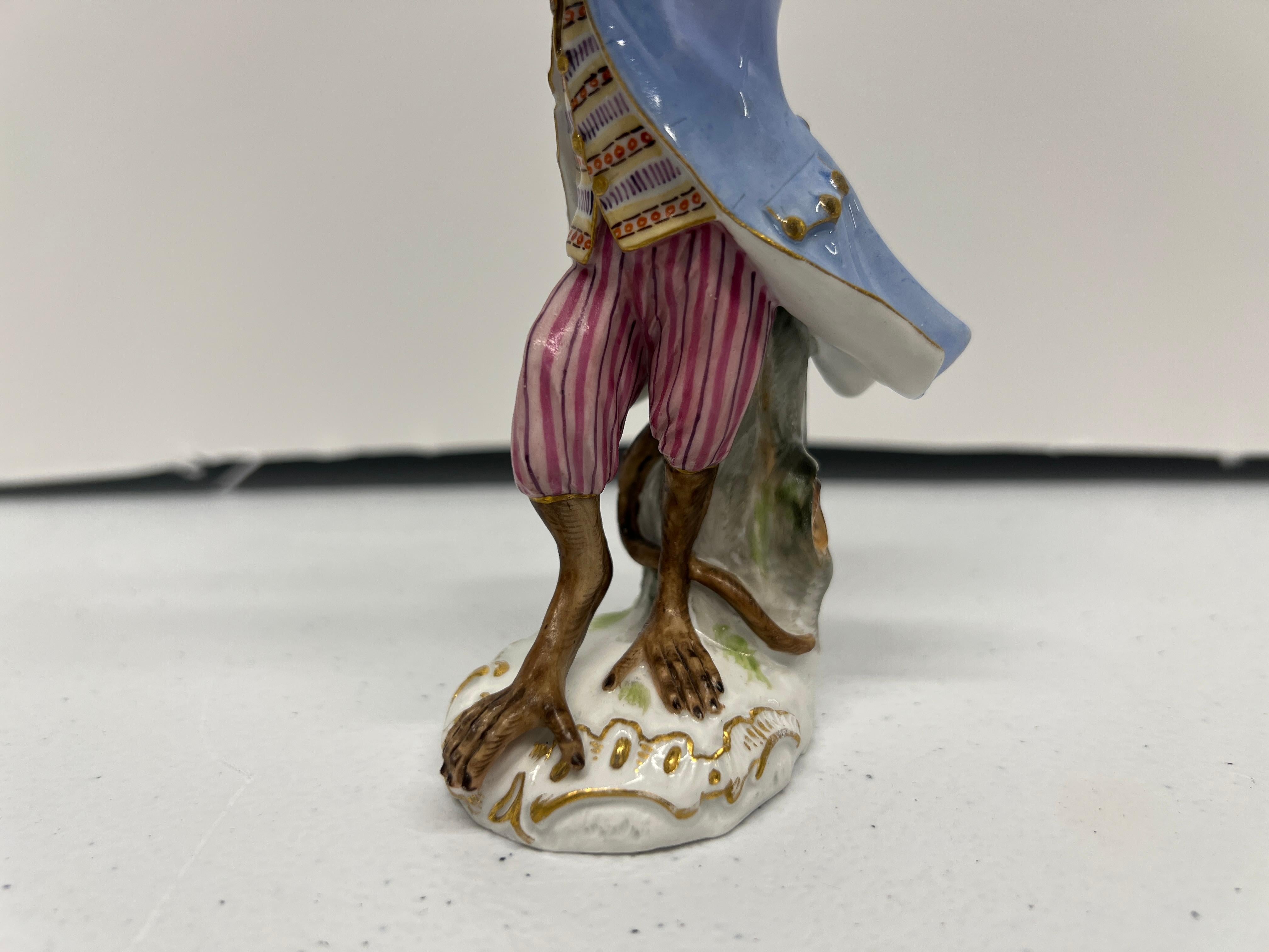 Porcellana Figurina di Meissen del 19° secolo della banda delle scimmie che suona il corno francese in vendita