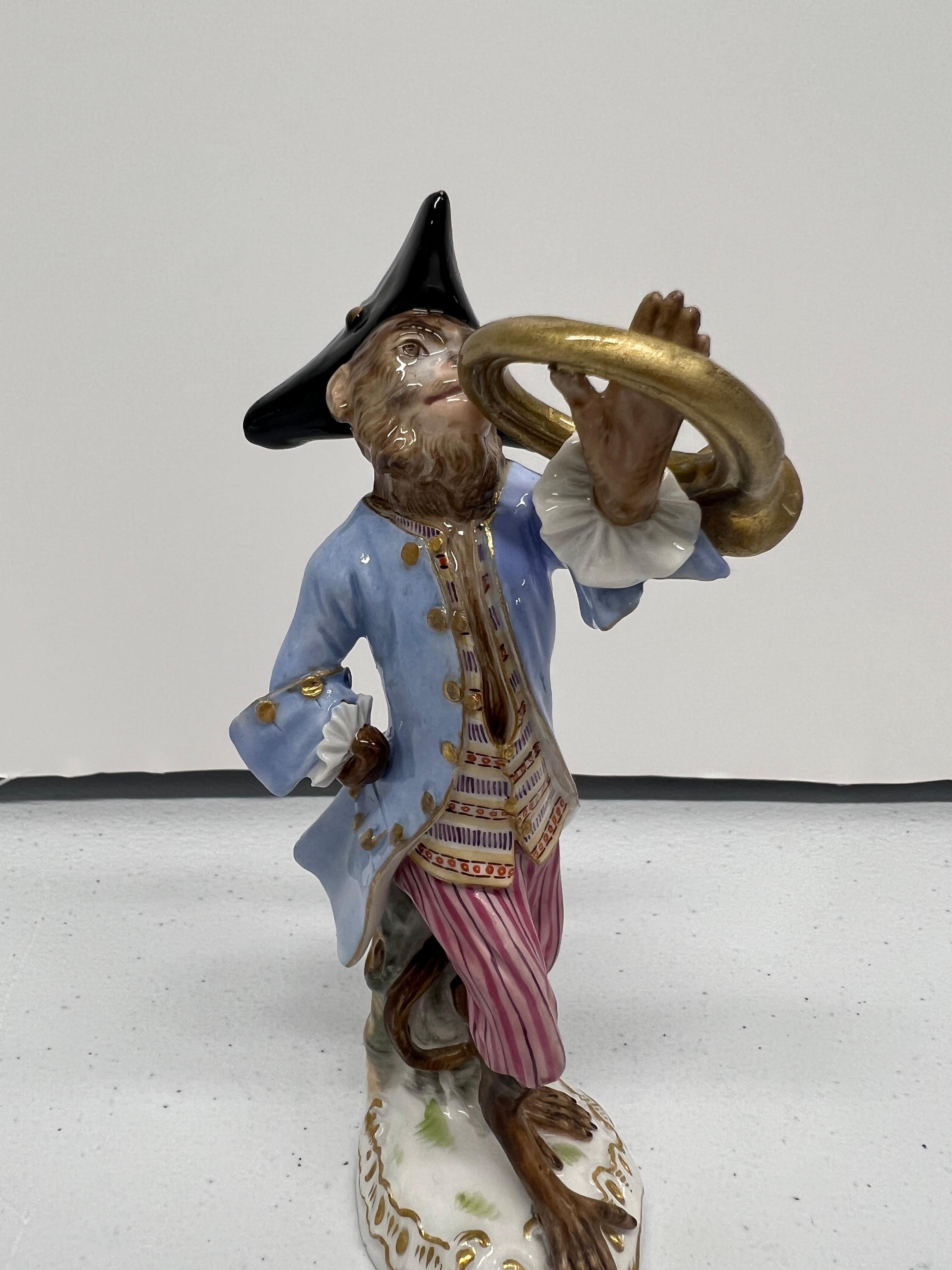 Figurina di Meissen del 19° secolo della banda delle scimmie che suona il corno francese in vendita 2
