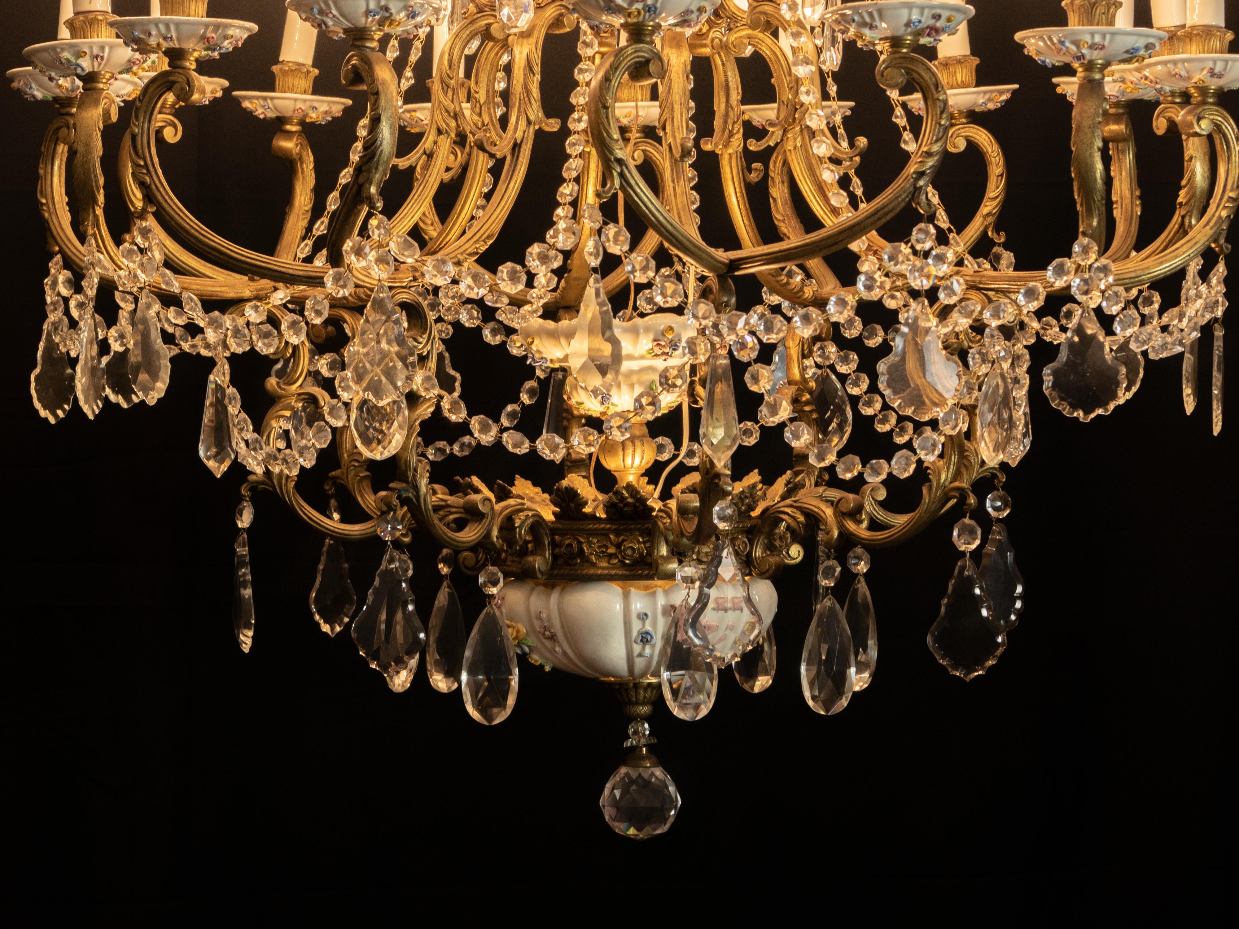 Large Porcelain And Crystal, Gilt Bronze Chandelier, 19th Century in vendita 5