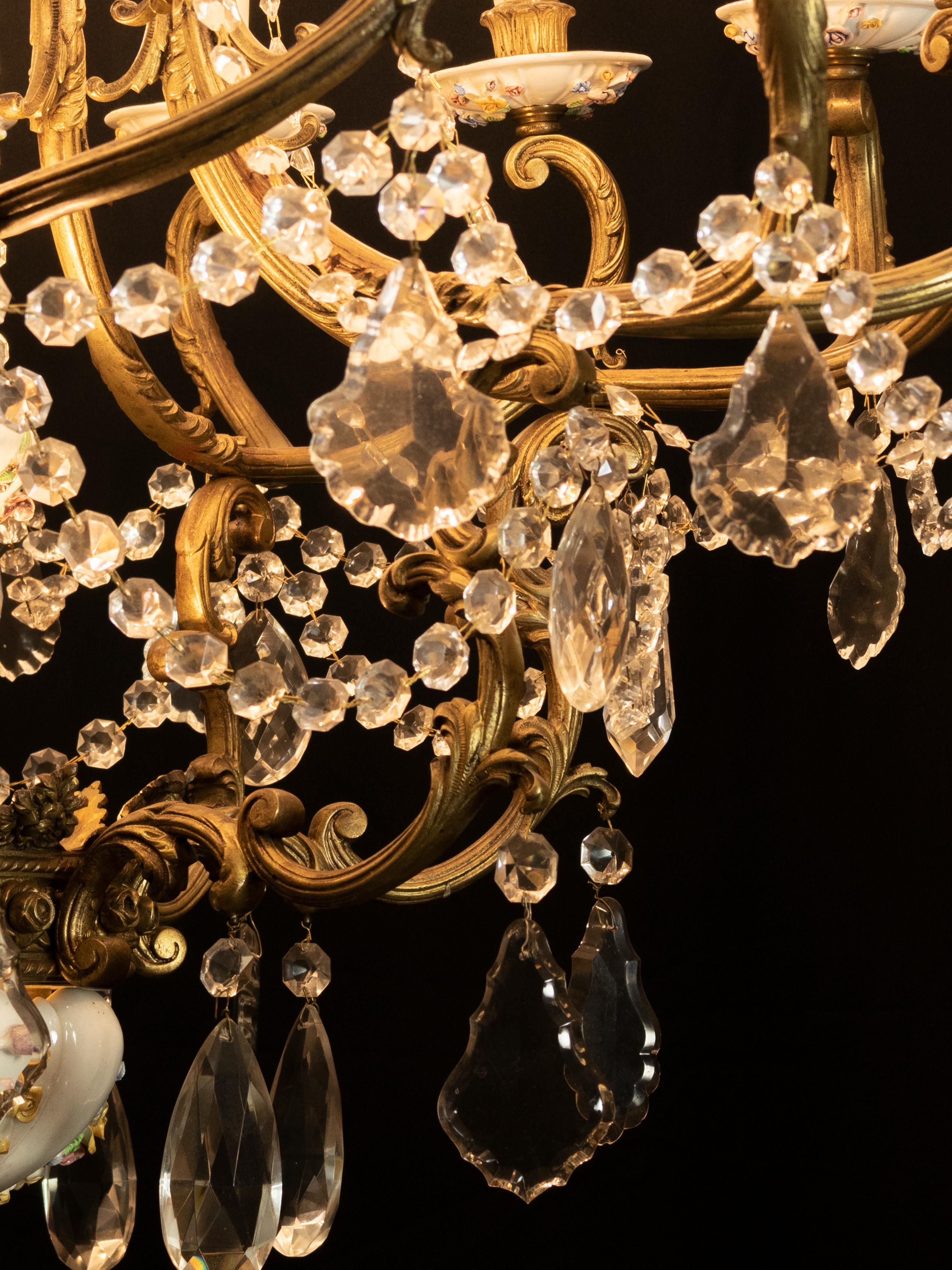Large Porcelain And Crystal, Gilt Bronze Chandelier, 19th Century in vendita 6