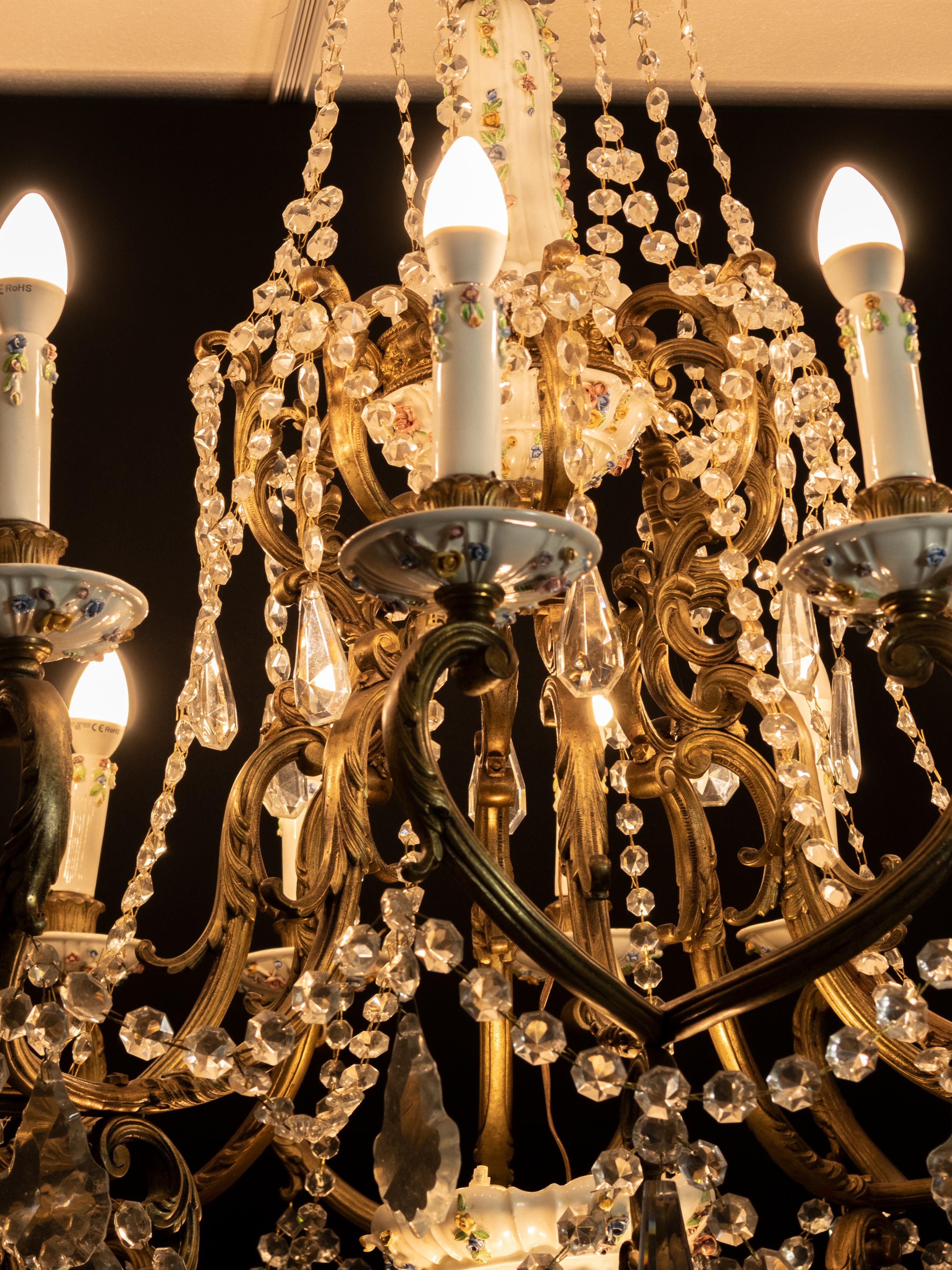 Large Porcelain And Crystal, Gilt Bronze Chandelier, 19th Century in vendita 7