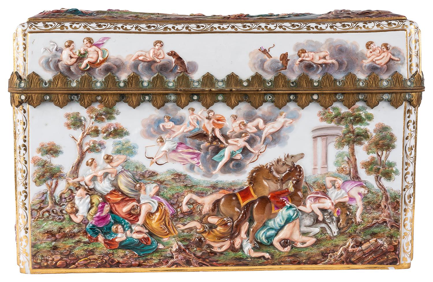 I very good quality 19th century Meissen porcelain lidded casket.
It features a gladiatorial scene with the Emperor and Empress on the lid, the sides are lavishly decorated with playful putti and hunting scenes, and it has an attractive ormolu