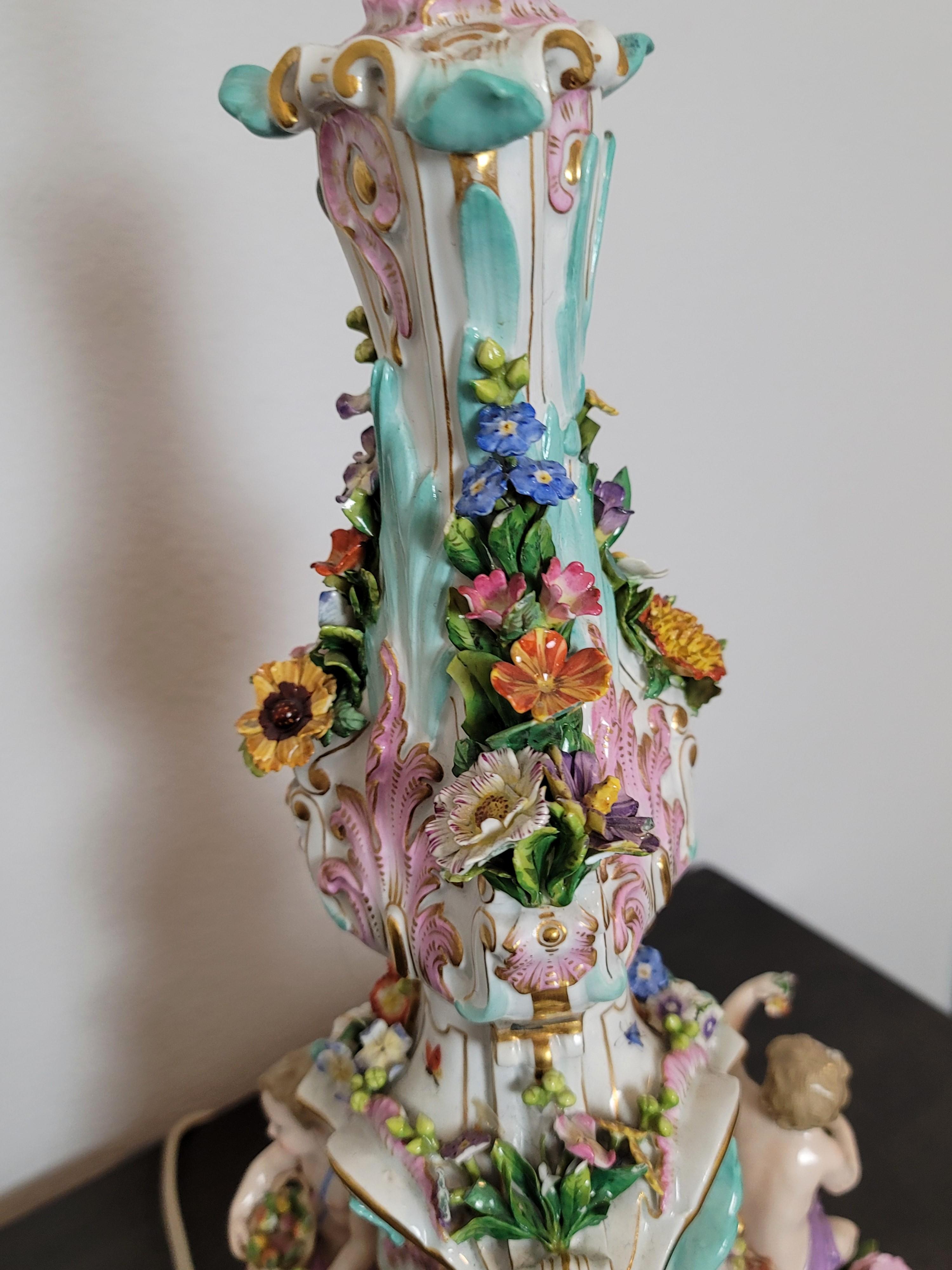 Meissener Porzellan-Kerzenständer-Tischlampe im Rokoko-Stil des 19. Jahrhunderts im Angebot 8