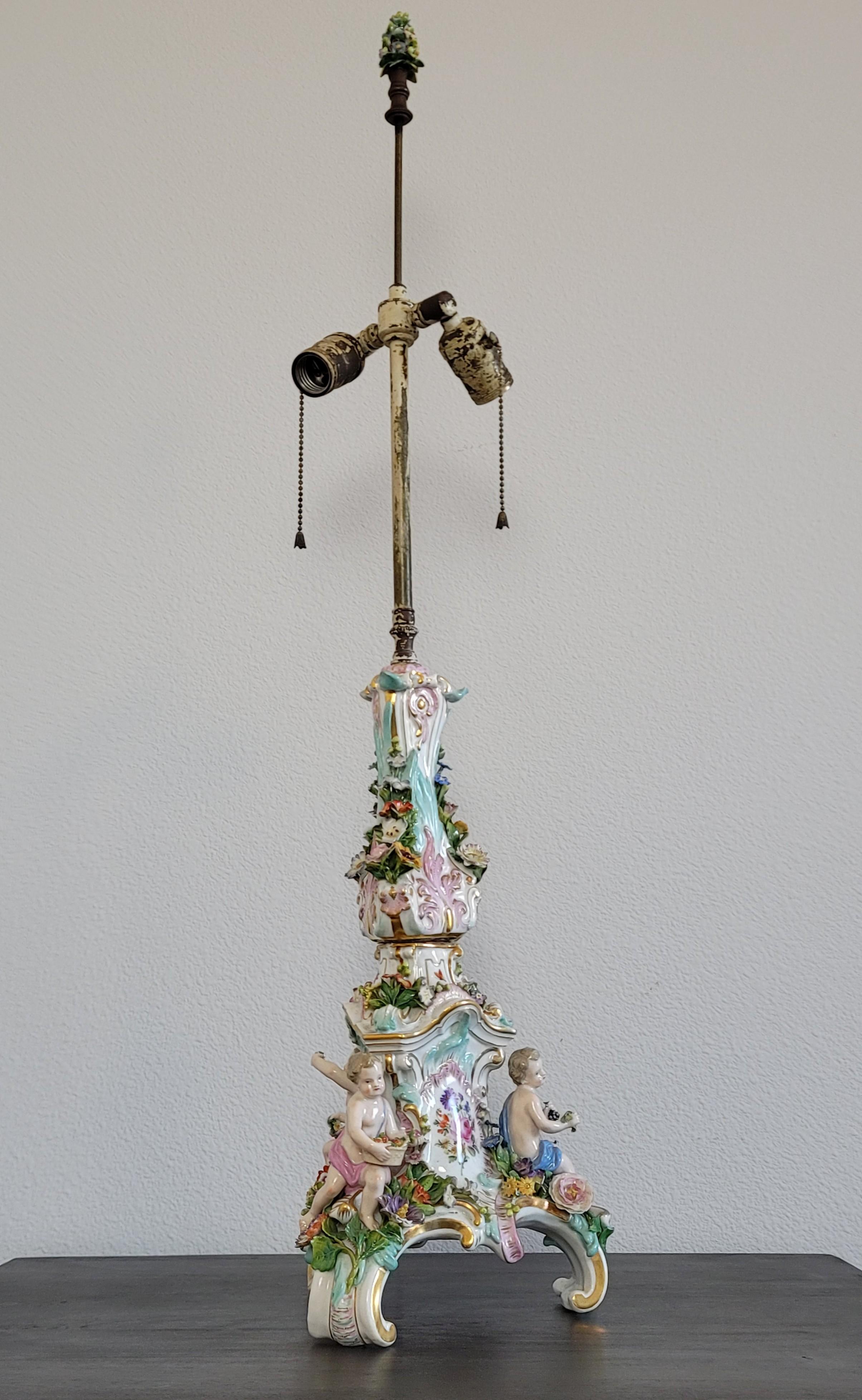 Lampe de bureau chandelier de style rococo en porcelaine de Meissen du 19ème siècle en vente 8