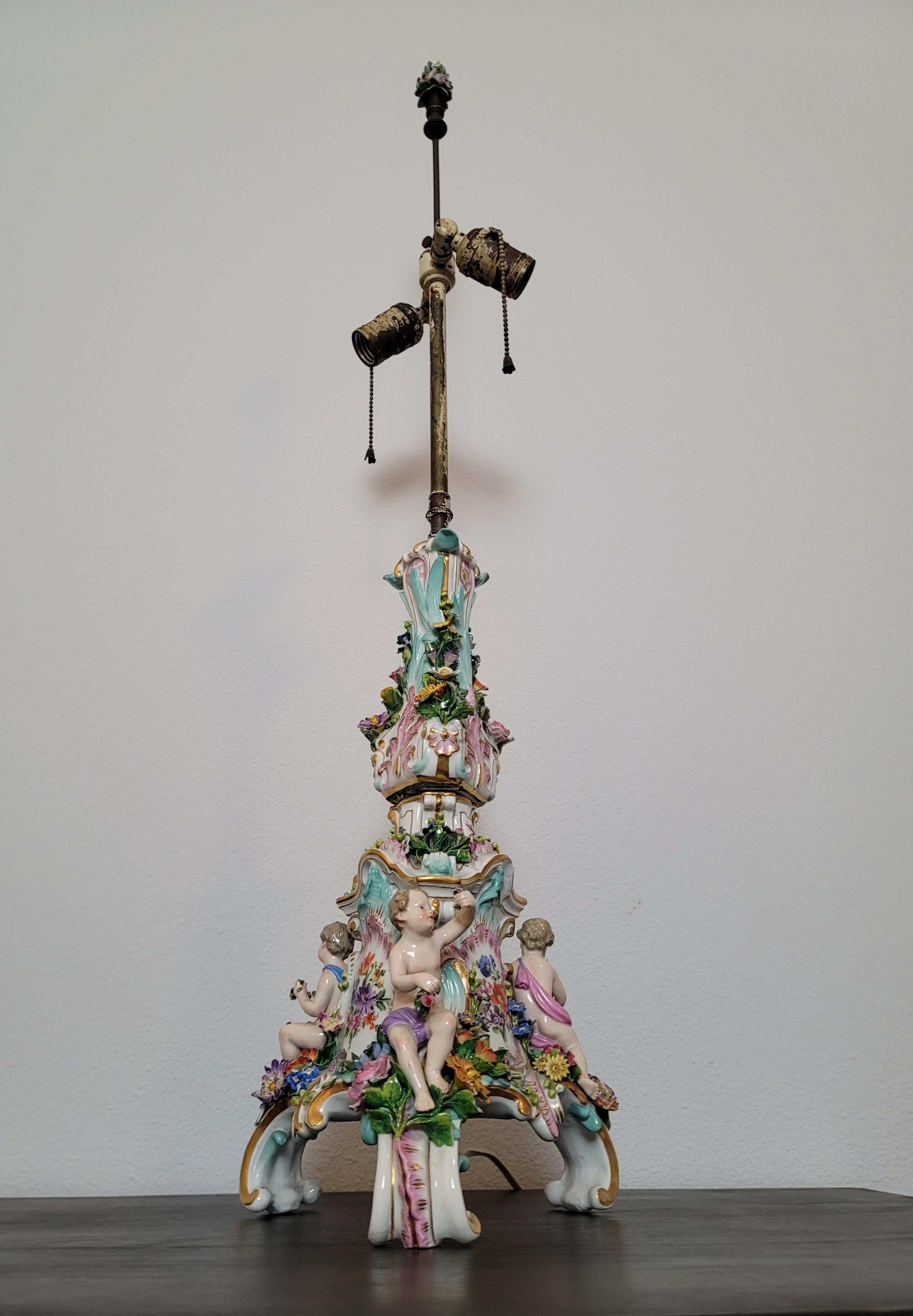 Lampe de bureau chandelier de style rococo en porcelaine de Meissen du 19ème siècle en vente 10