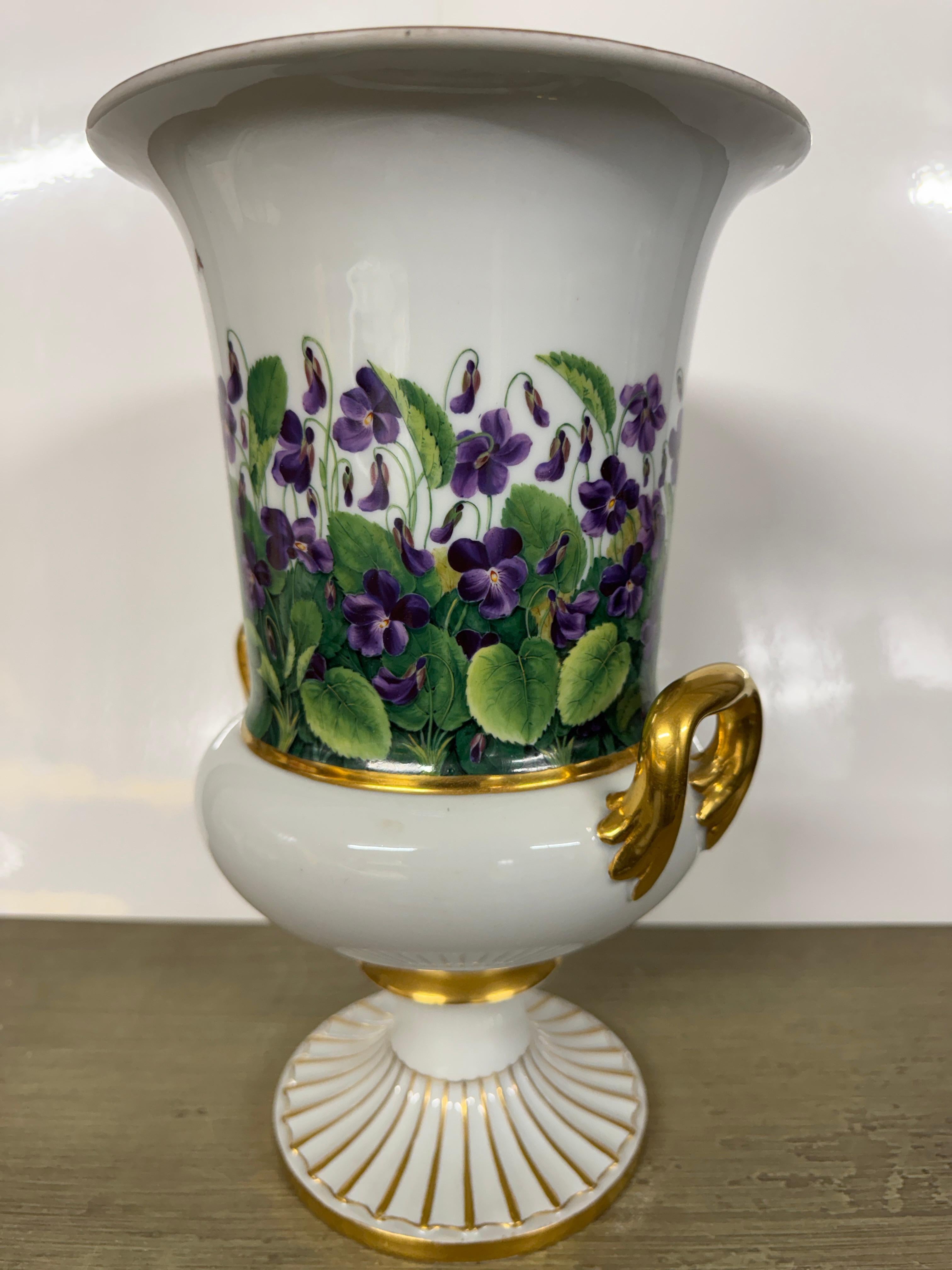 19th Century Meissen Porcelain Urn For Sale 1