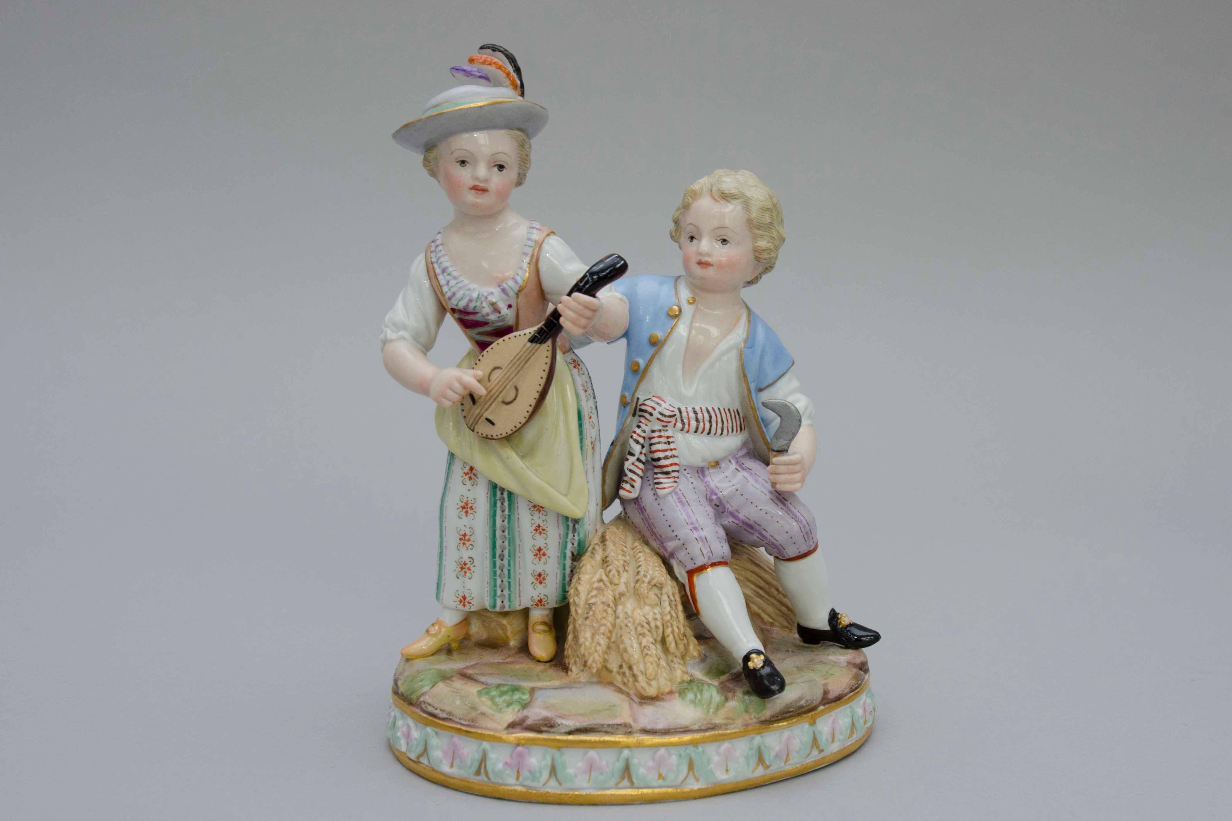 Rococo Revival 19th Century Meissen Porcelaine, the Four Saisons, Groups of Two Children For Sale