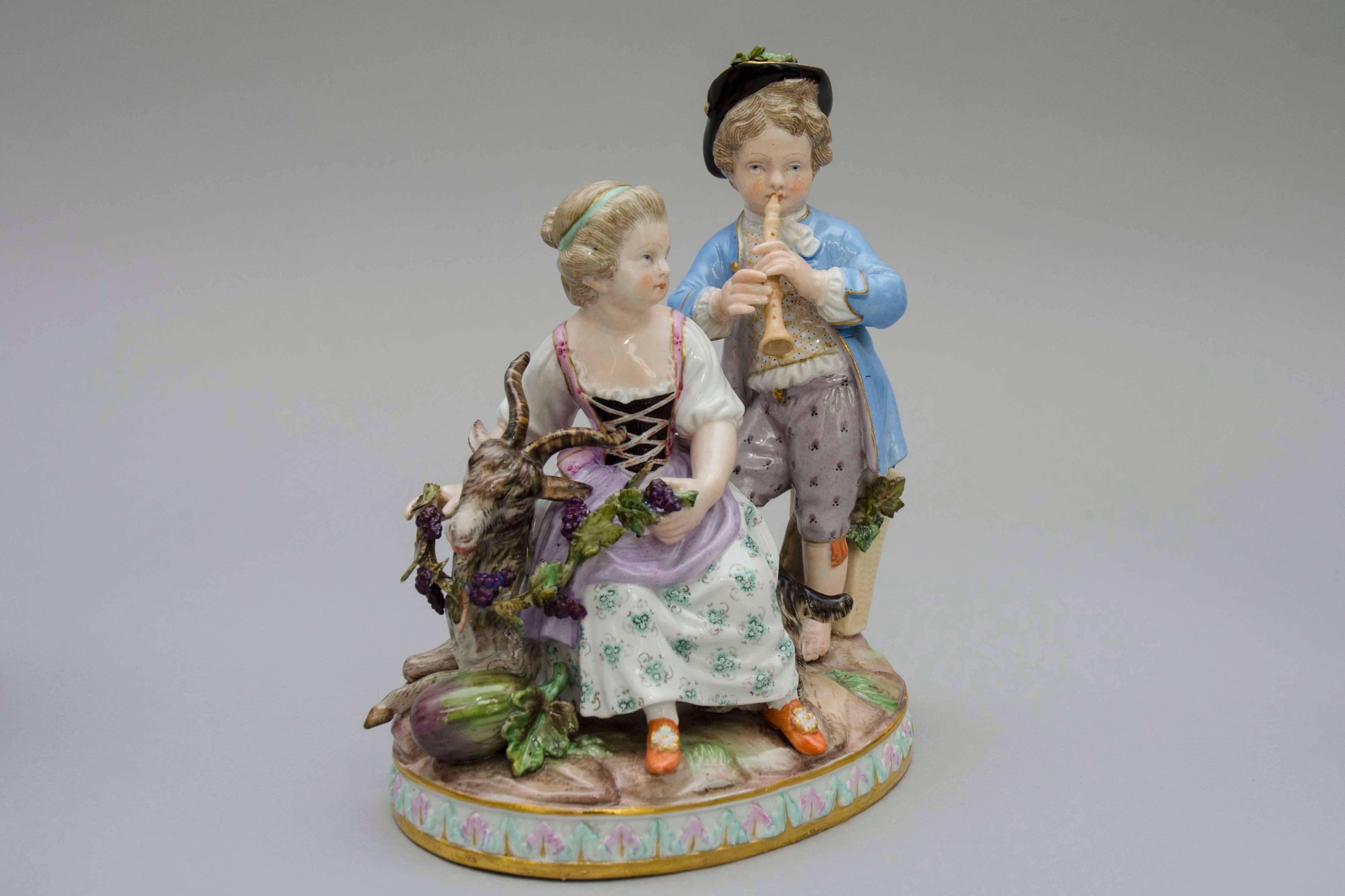 German 19th Century Meissen Porcelaine, the Four Saisons, Groups of Two Children For Sale