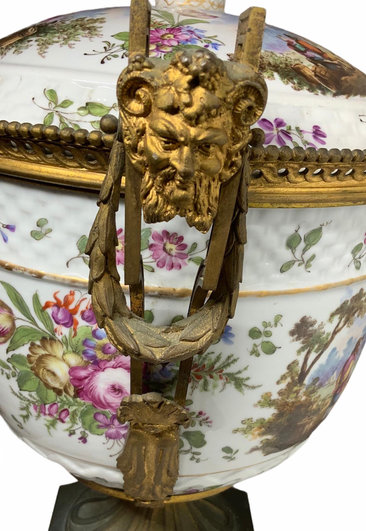 19th Century Meissen Style Porcelain Napoleon lll Bowl Vase Centerpiece For Sale 11
