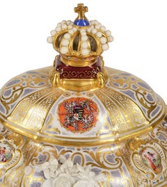 Zuppiera Meissen del XIX secolo con stemma di famiglia.